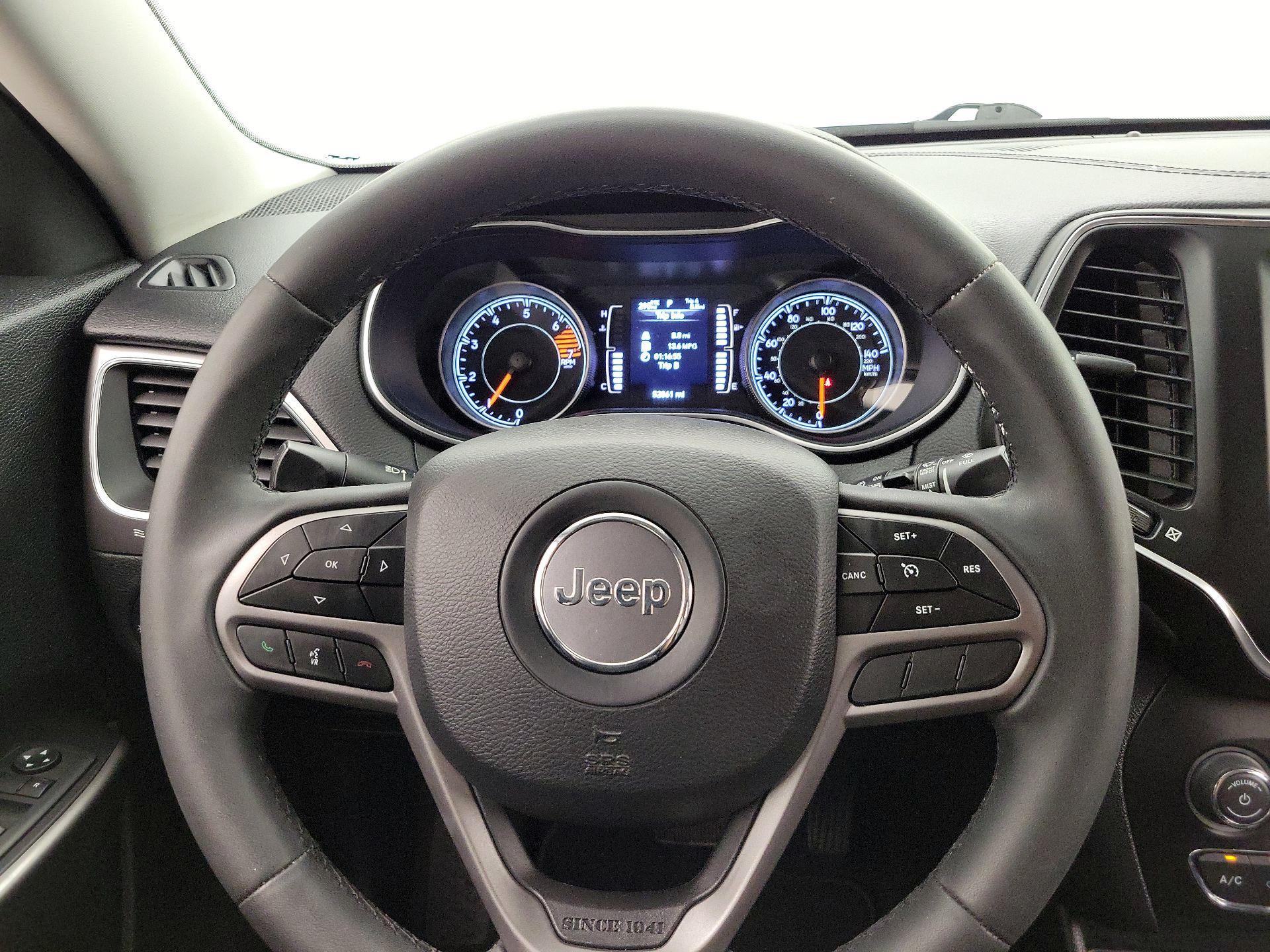 Thumbnail: 2020 Jeep Cherokee - 10
