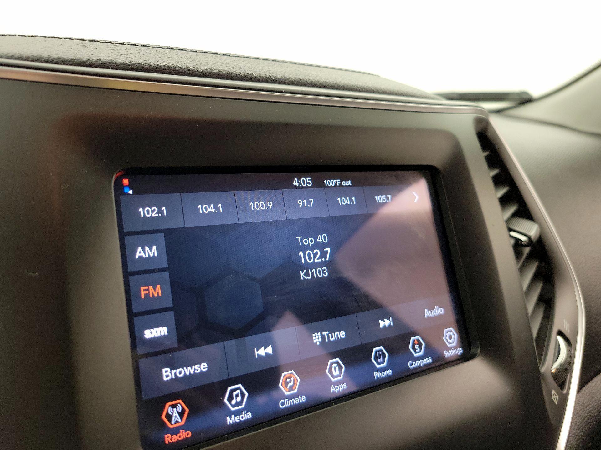 Thumbnail: 2020 Jeep Cherokee - 15