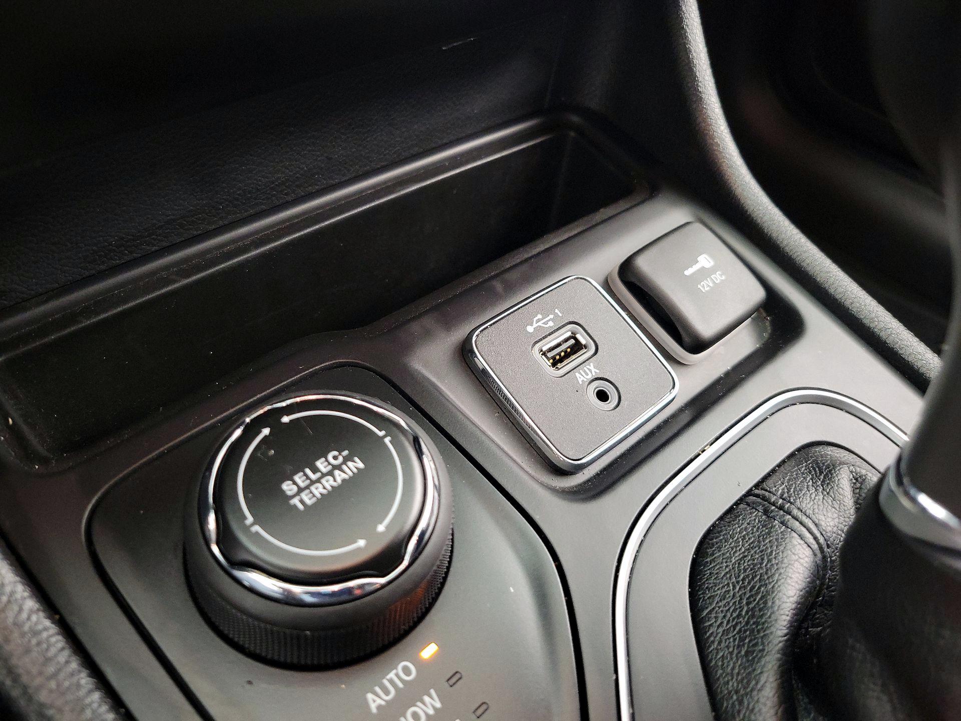 Thumbnail: 2020 Jeep Cherokee - 18