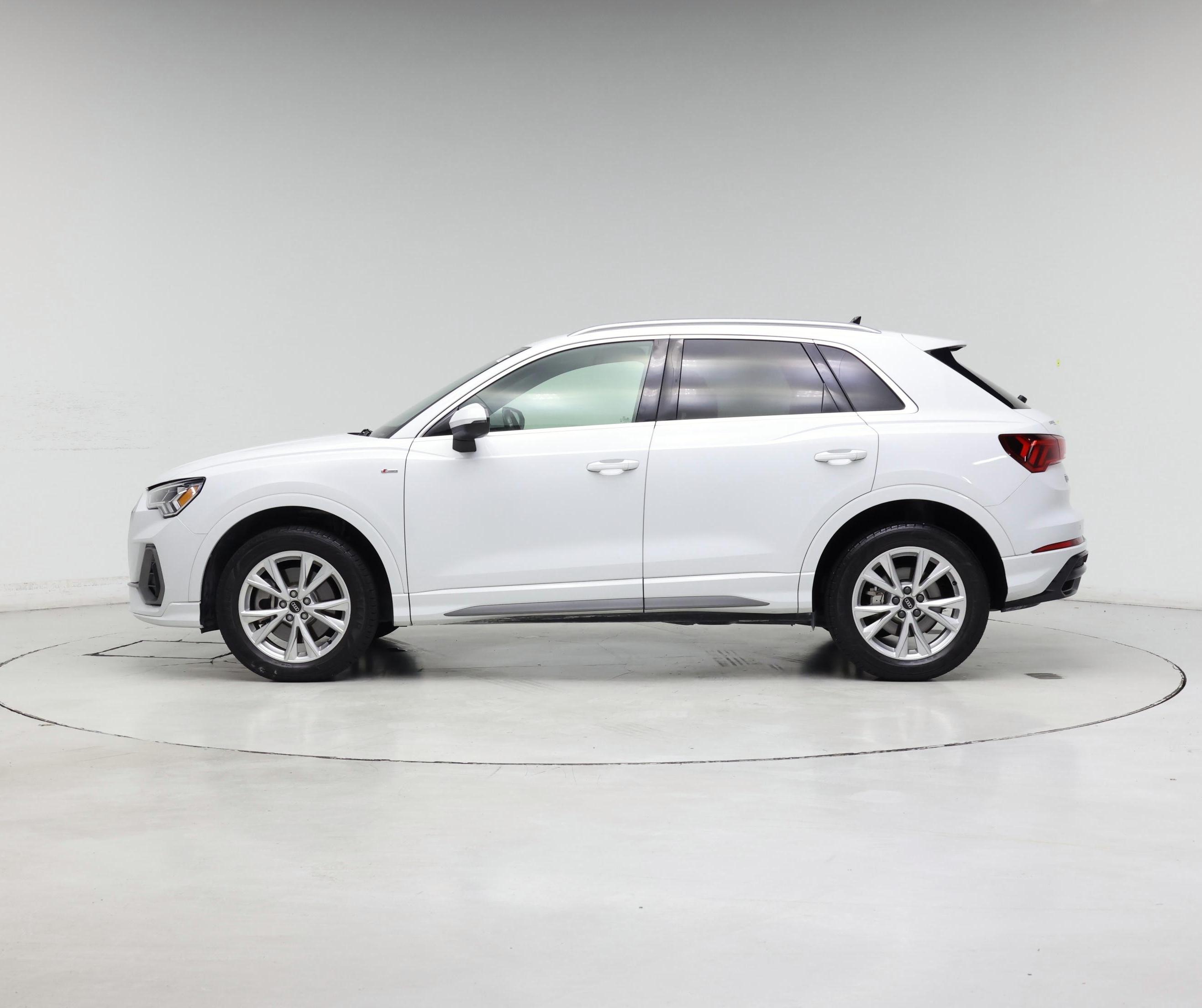 Thumbnail: 2022 Audi Q3 - 3