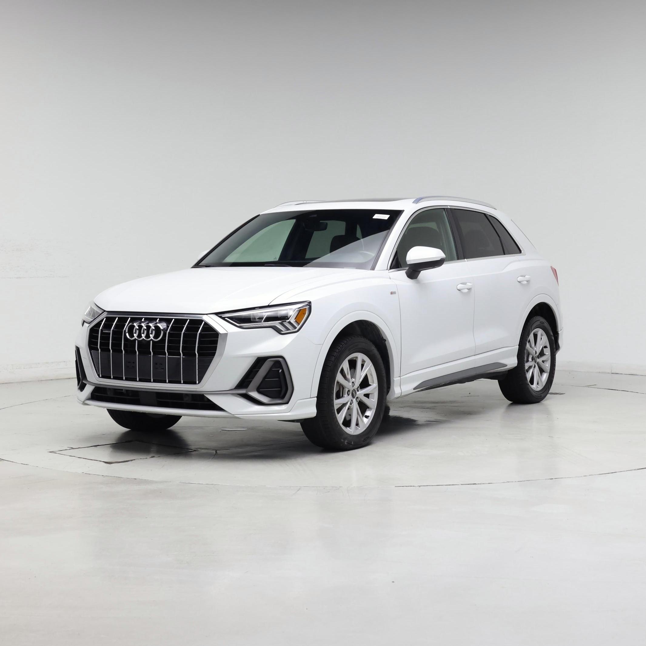 Thumbnail: 2022 Audi Q3 - 4