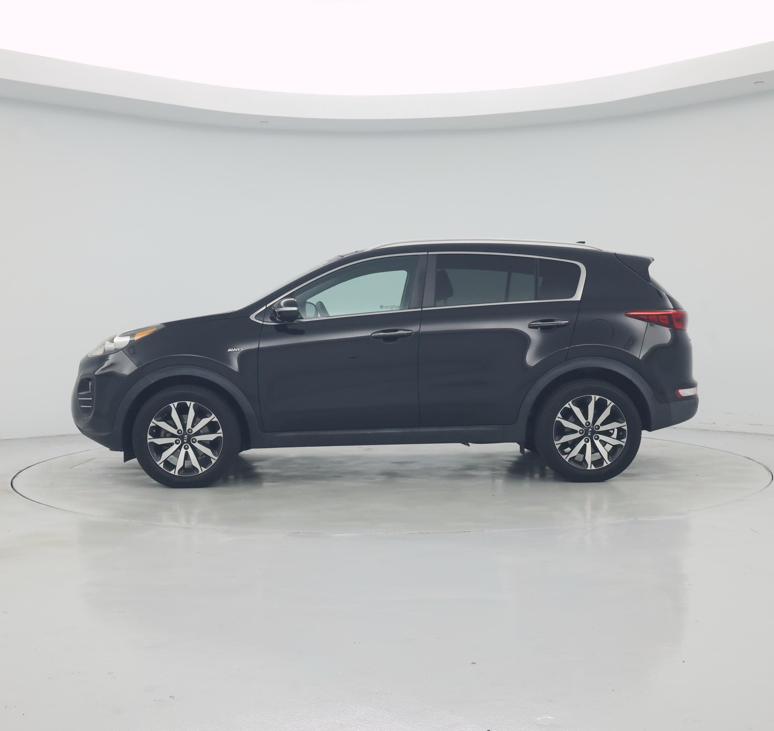 Thumbnail: 2017 Kia Sportage - 3