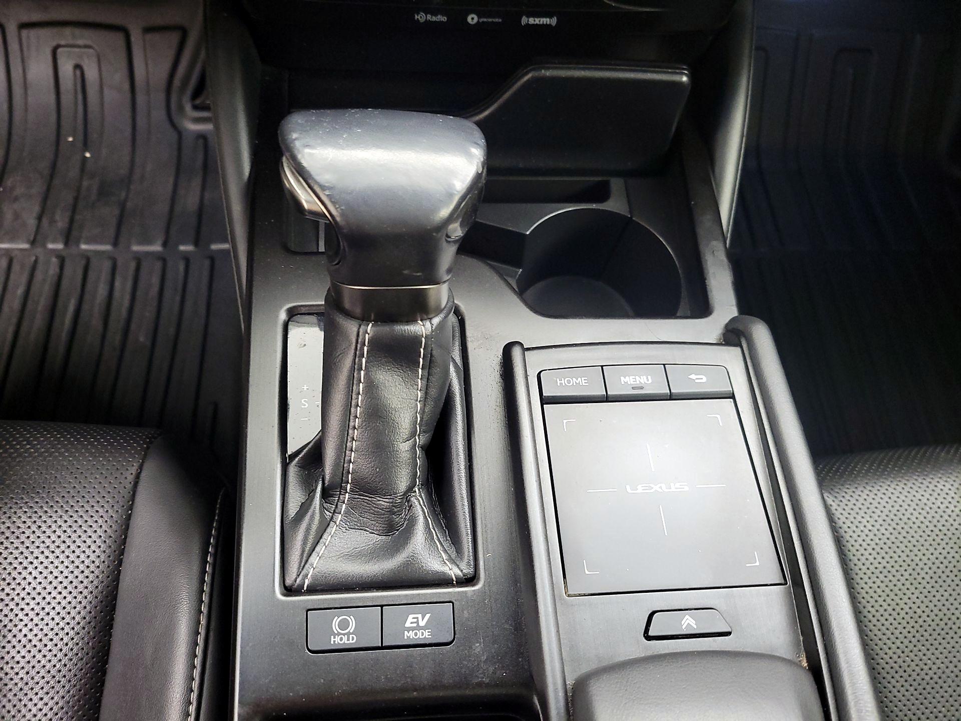 Thumbnail: 2019 Lexus ES - 16