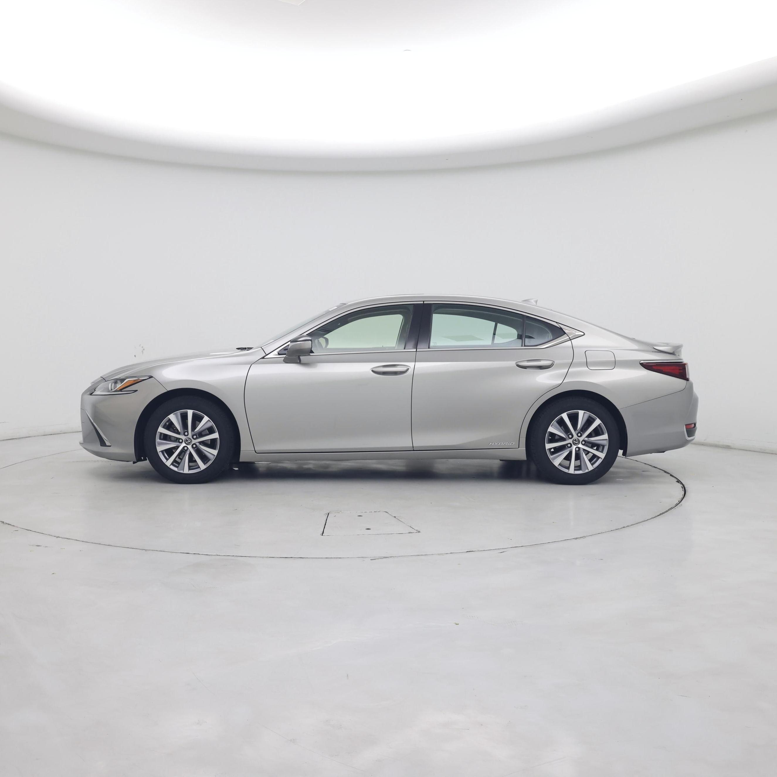 Thumbnail: 2019 Lexus ES - 3