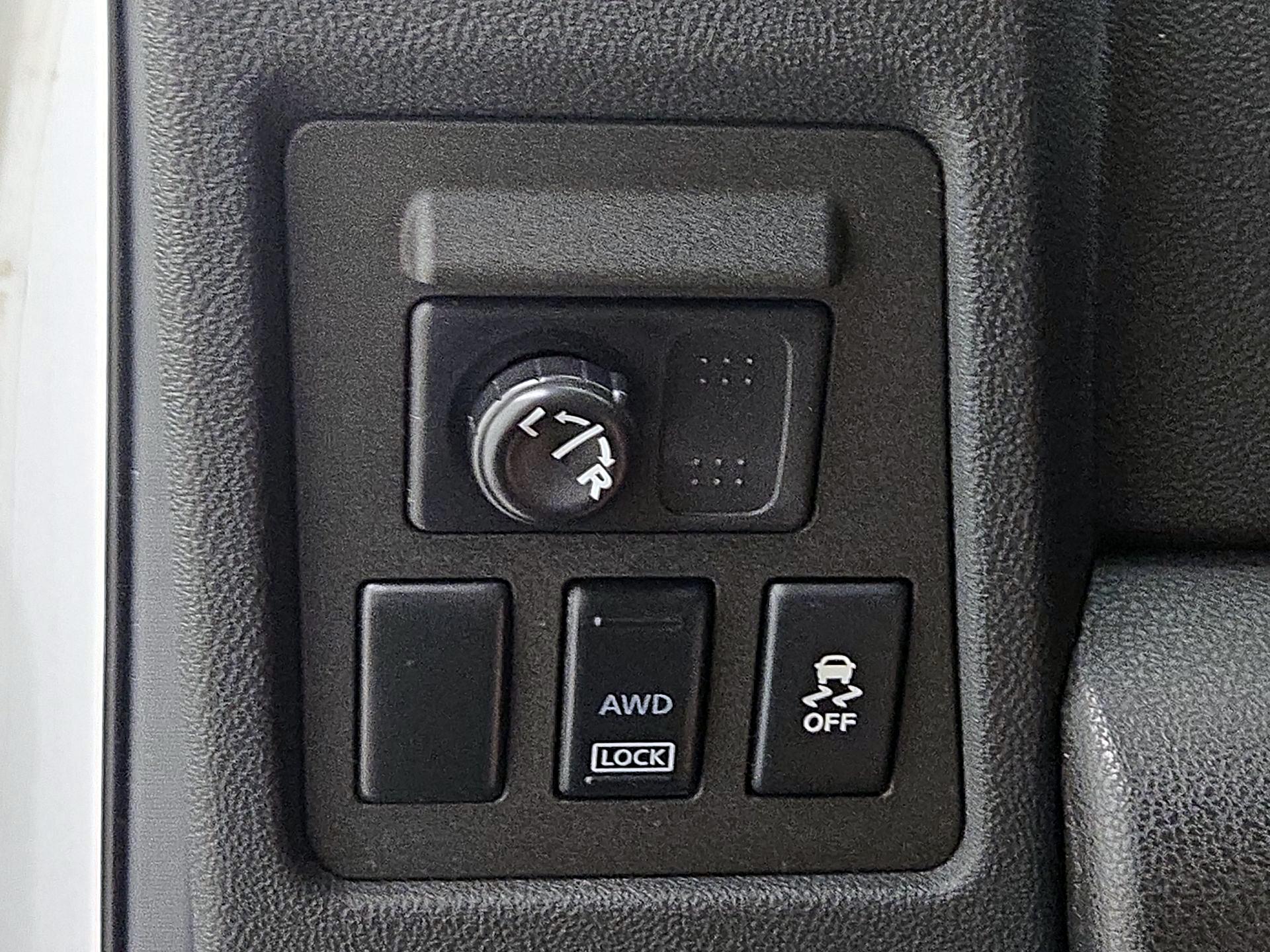 Thumbnail: 2015 Nissan Rogue - 13