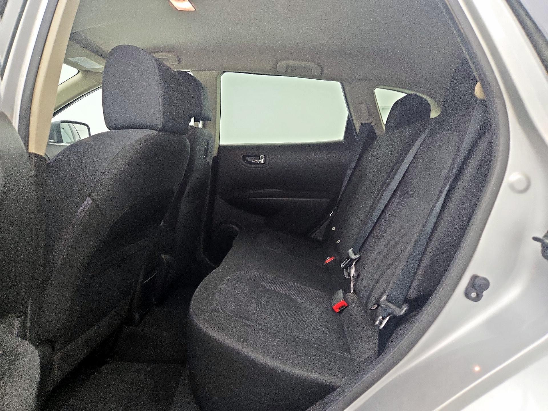 Thumbnail: 2015 Nissan Rogue - 19