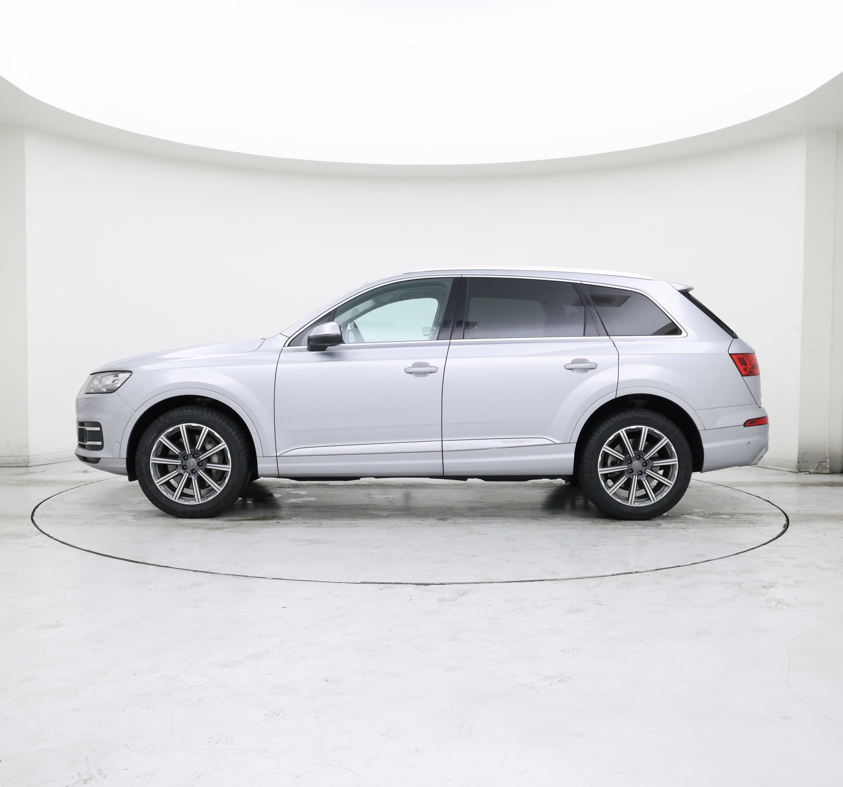 Thumbnail: 2019 Audi Q7 - 3