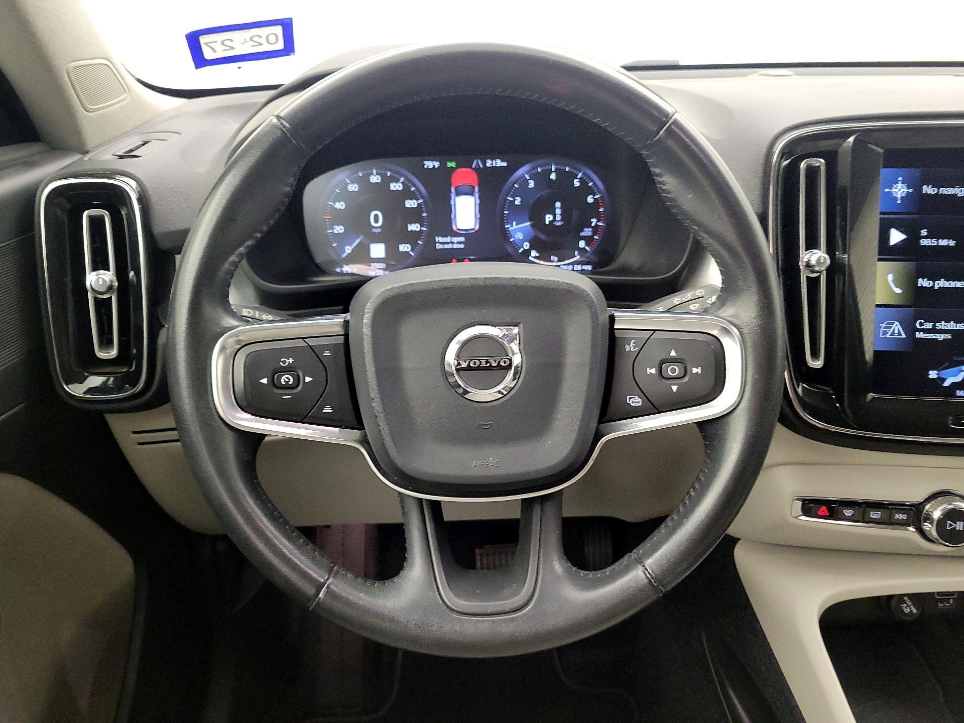 Thumbnail: 2020 Volvo XC40 - 10