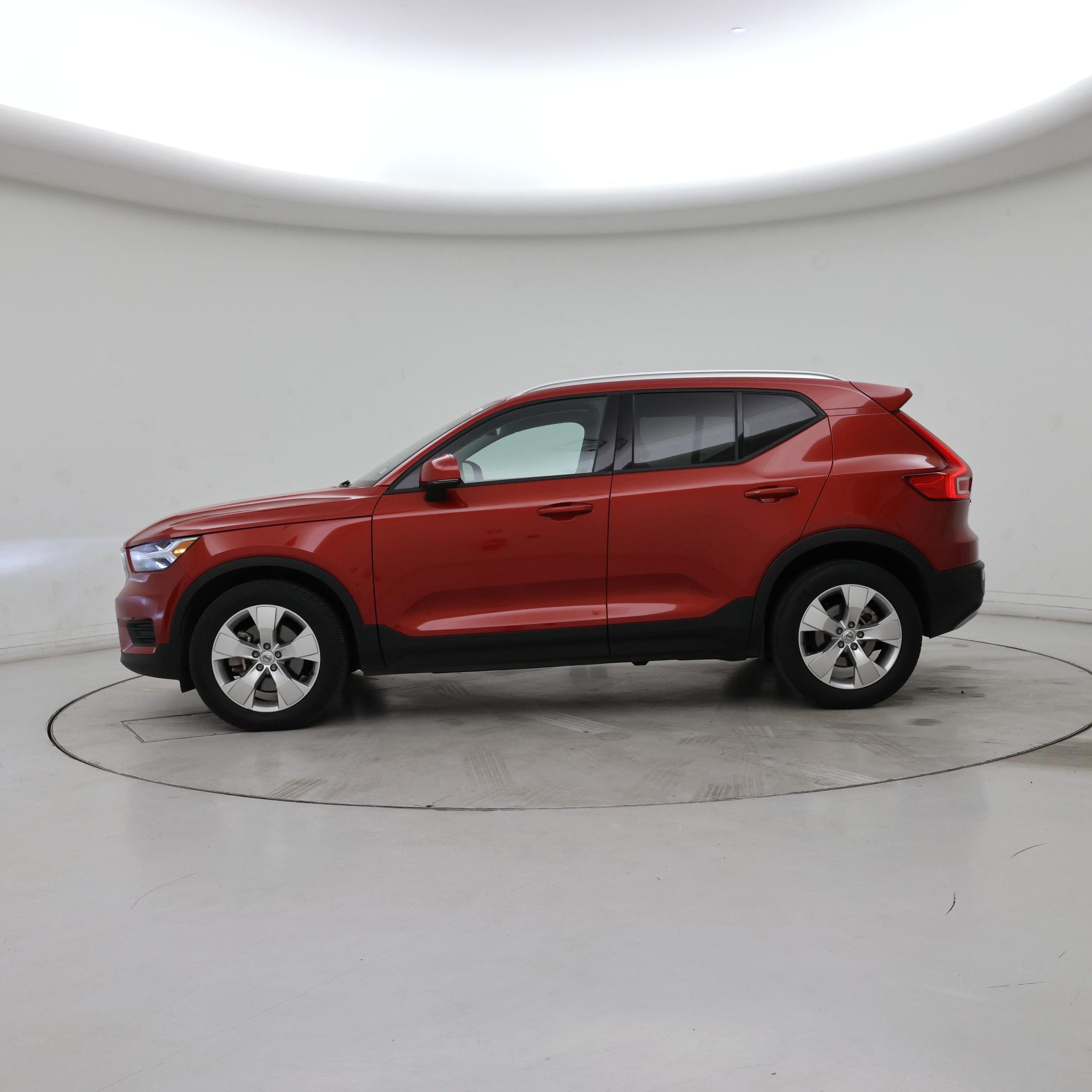 Thumbnail: 2020 Volvo XC40 - 3
