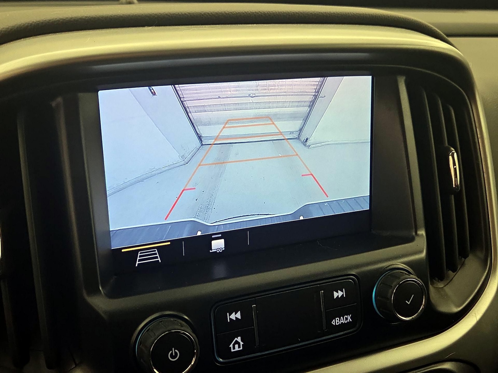 2020 Chevrolet Colorado LT - Photo 15