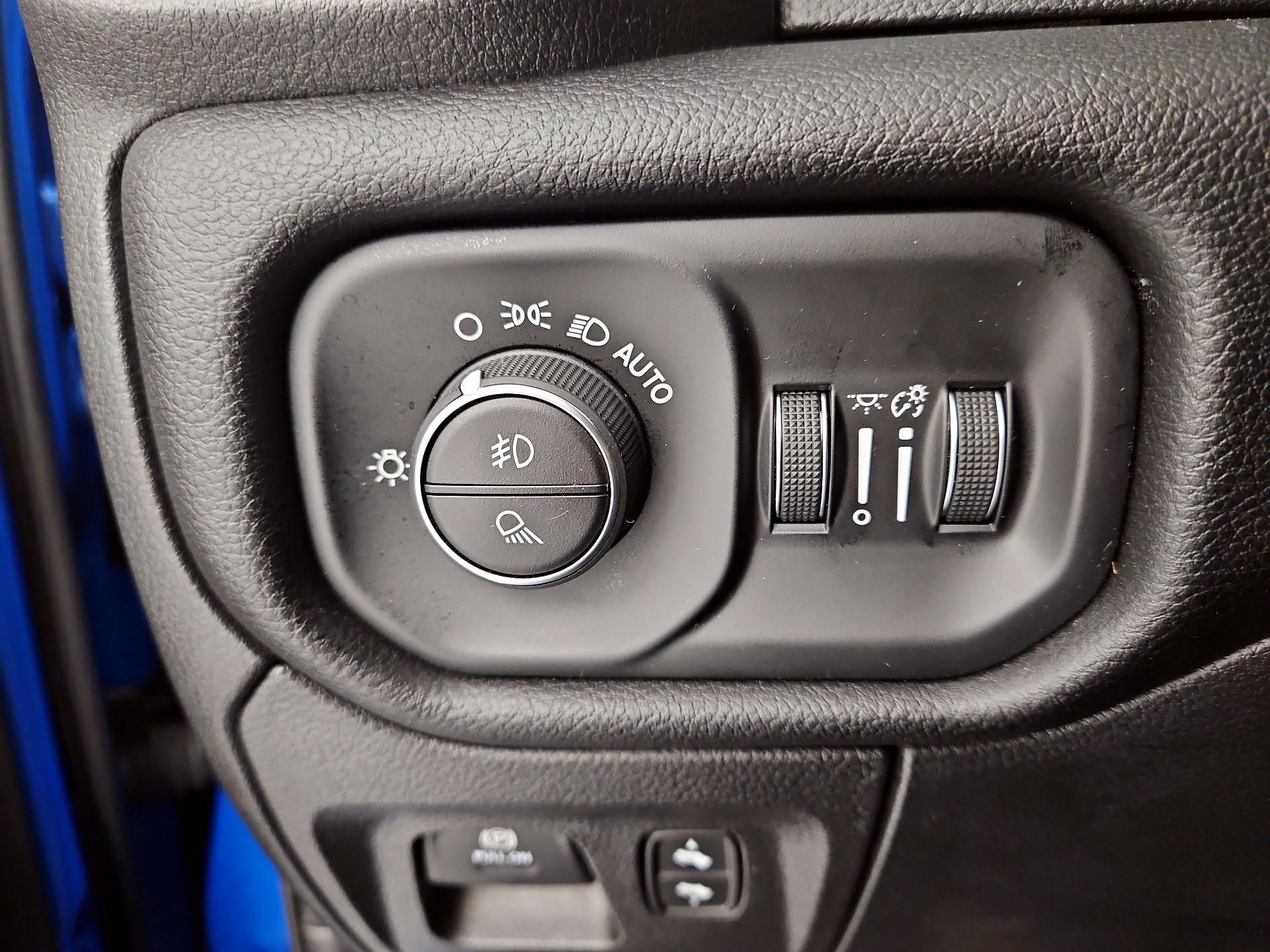 Thumbnail: 2025 RAM 1500 - 13
