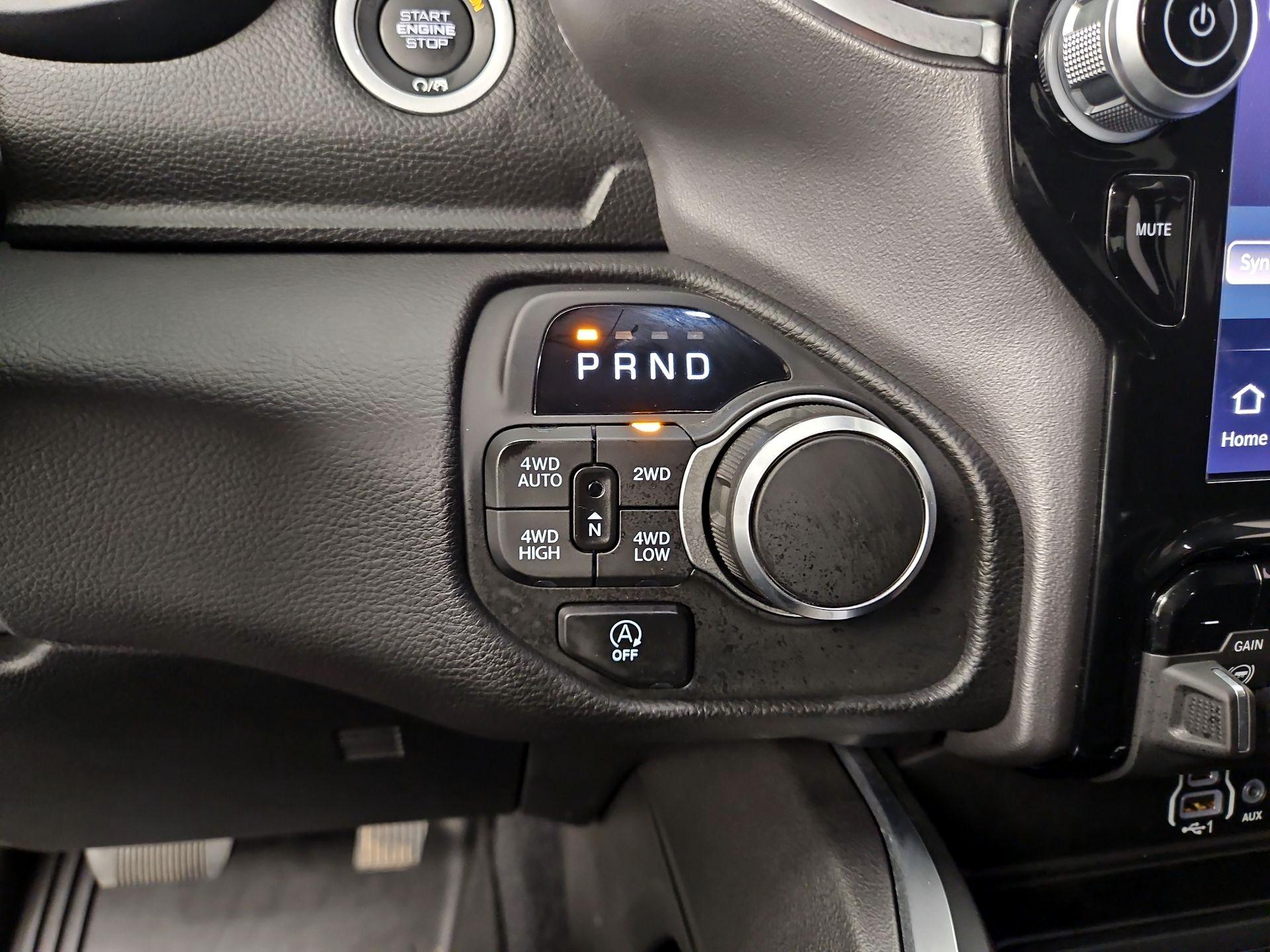 Thumbnail: 2025 RAM 1500 - 18