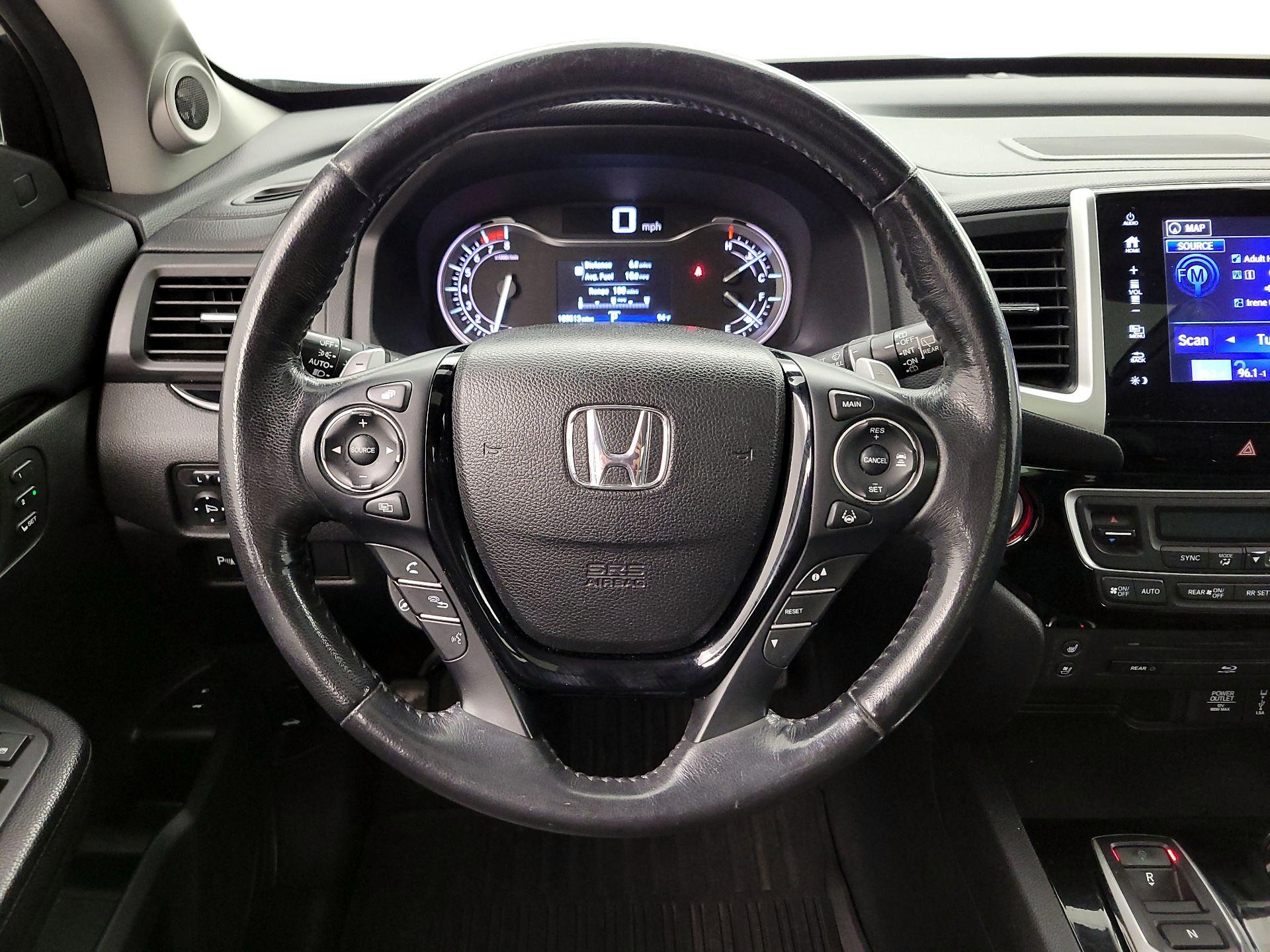 Thumbnail: 2017 Honda Pilot - 10