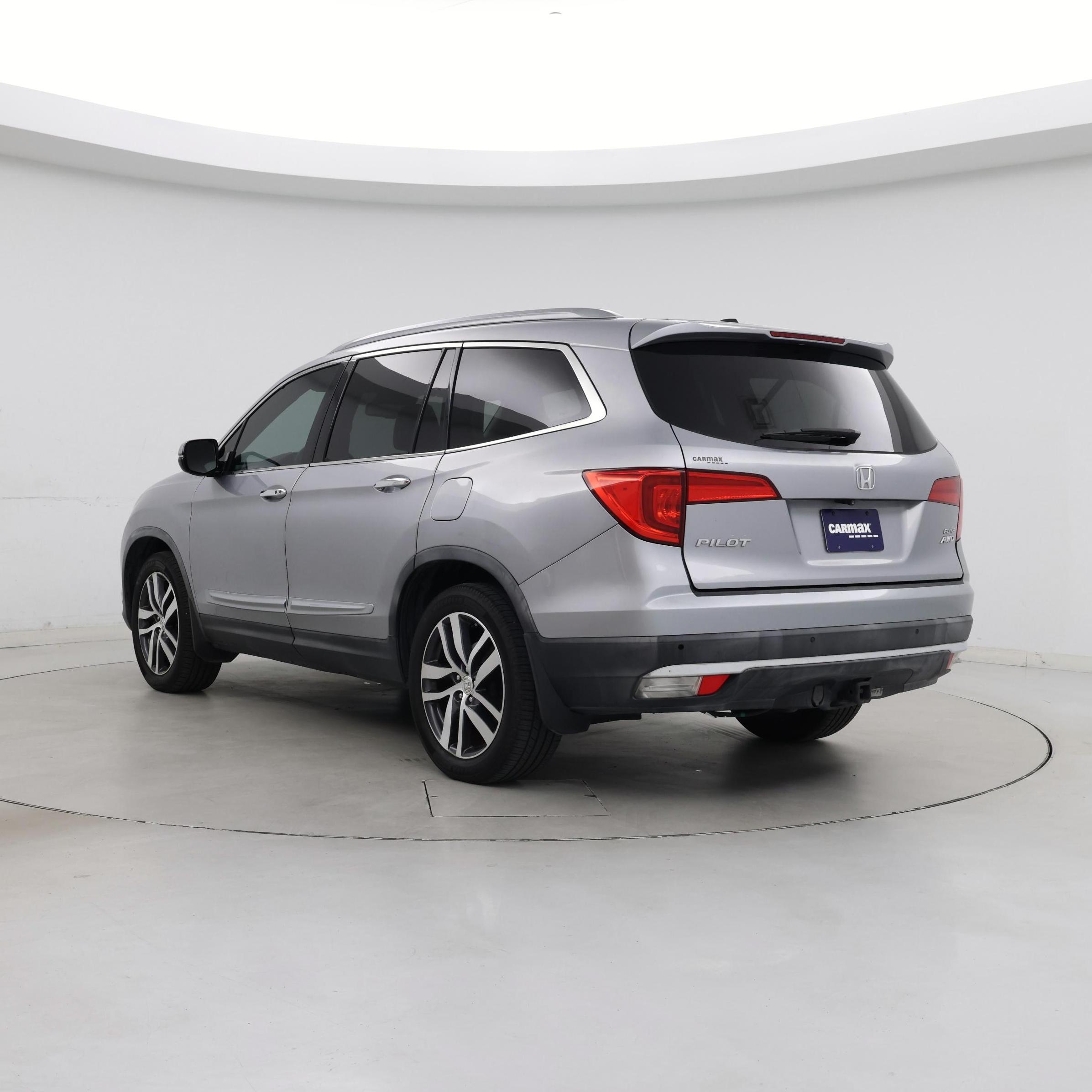 Thumbnail: 2017 Honda Pilot - 2