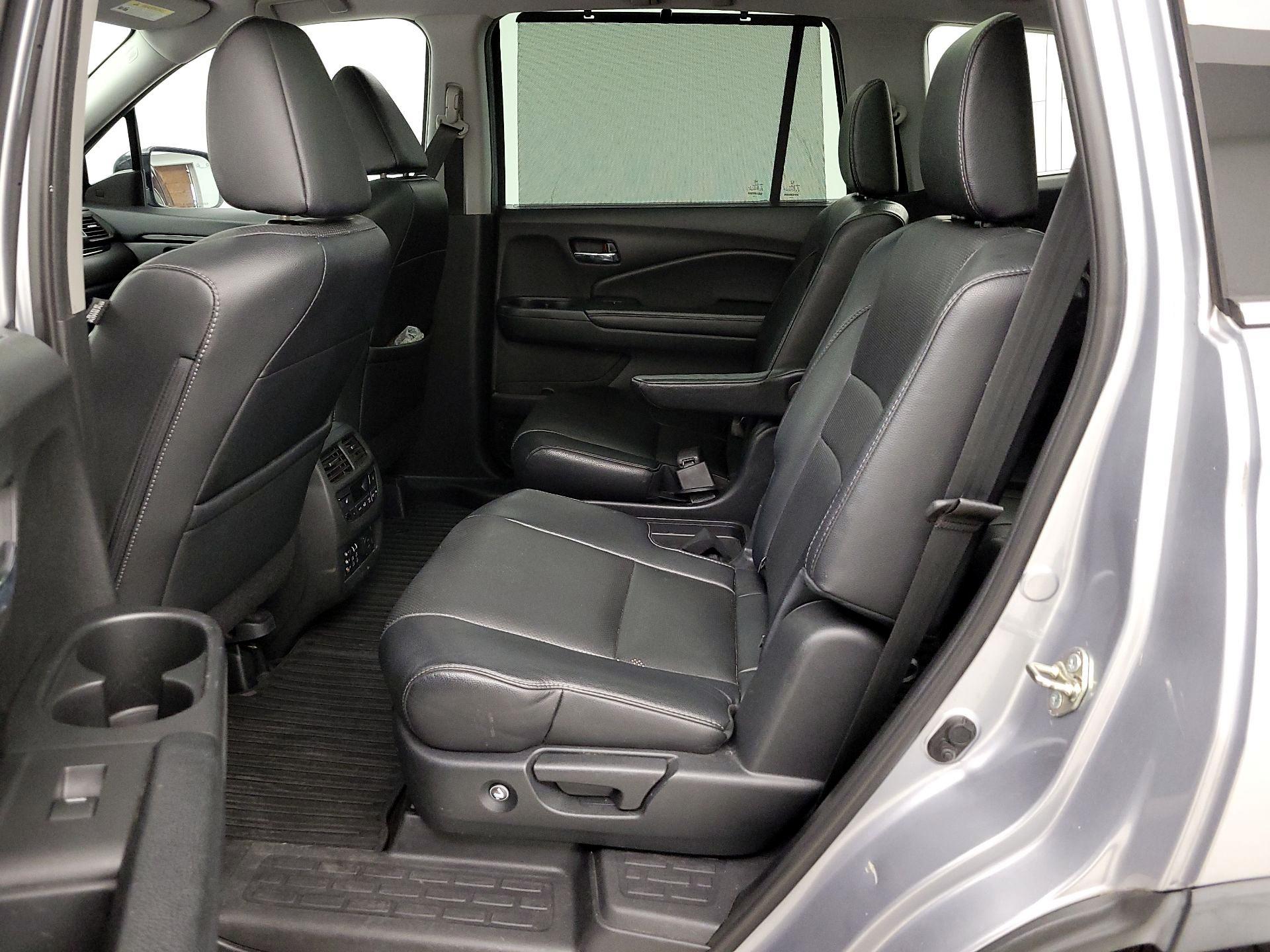 Thumbnail: 2017 Honda Pilot - 20