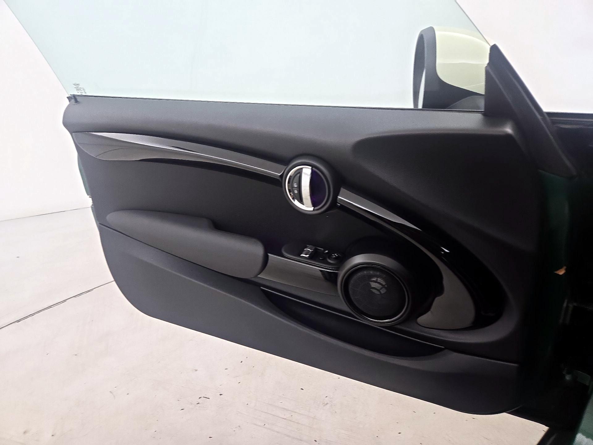 Thumbnail: 2019 MINI Cooper Hardtop - 12