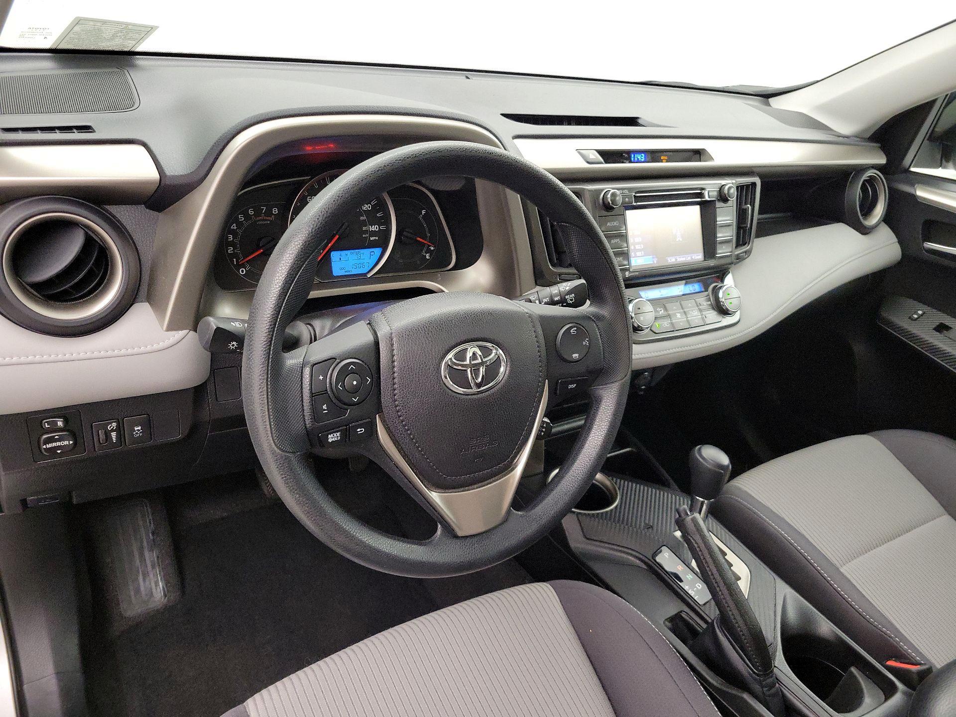 Thumbnail: 2015 Toyota RAV4 - 9