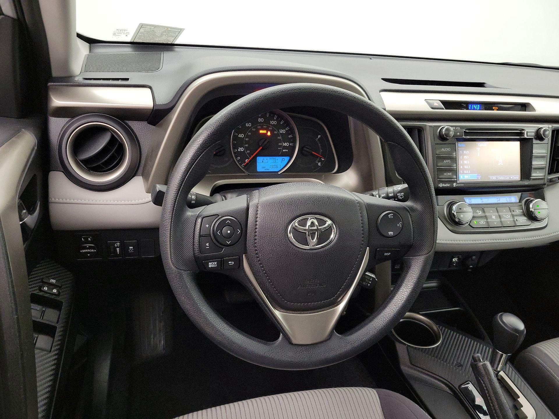 Thumbnail: 2015 Toyota RAV4 - 10