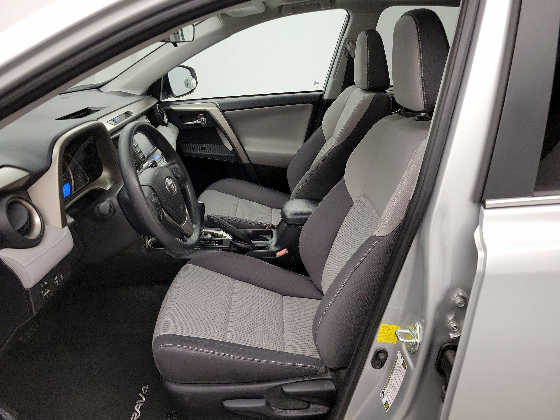 Thumbnail: 2015 Toyota RAV4 - 11