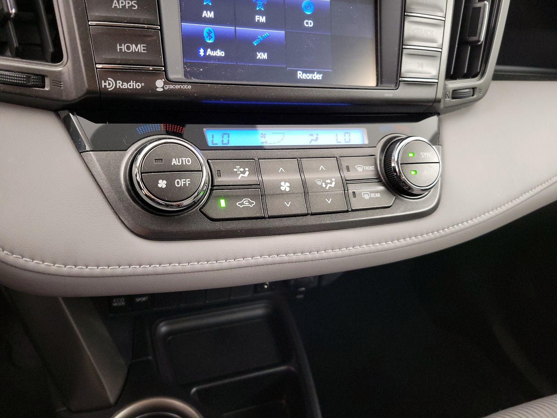 Thumbnail: 2015 Toyota RAV4 - 16