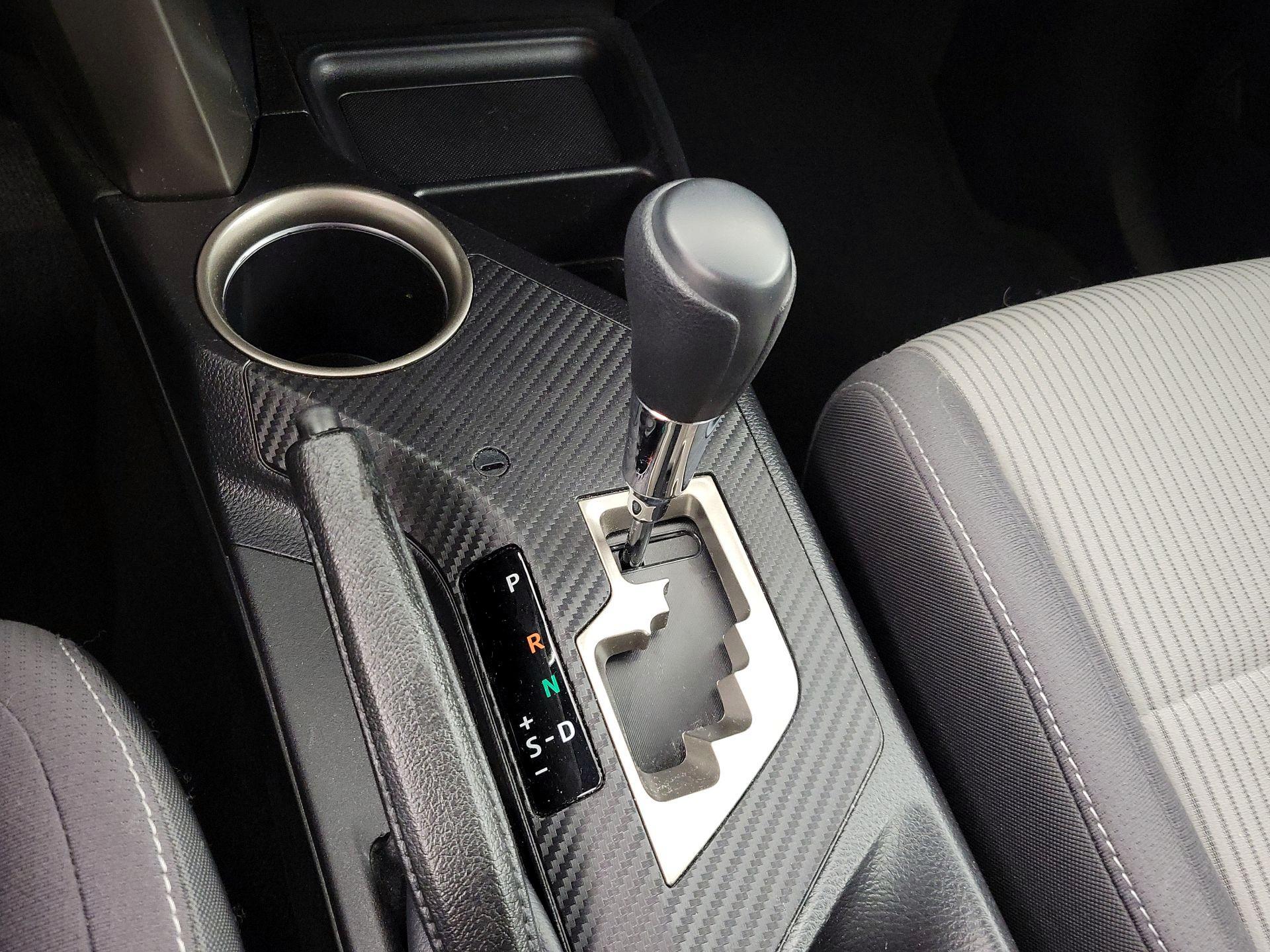 Thumbnail: 2015 Toyota RAV4 - 17