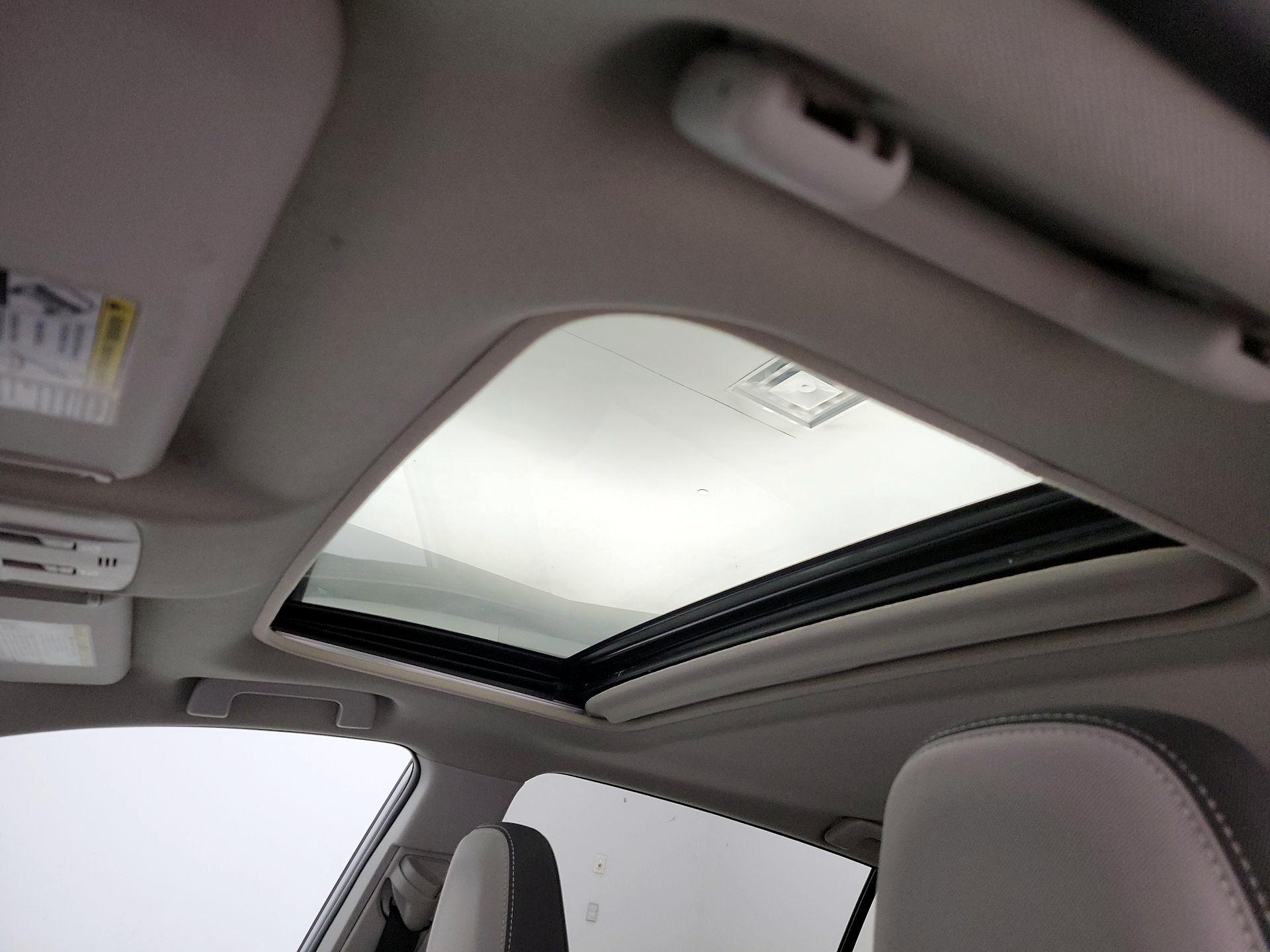 Thumbnail: 2015 Toyota RAV4 - 19