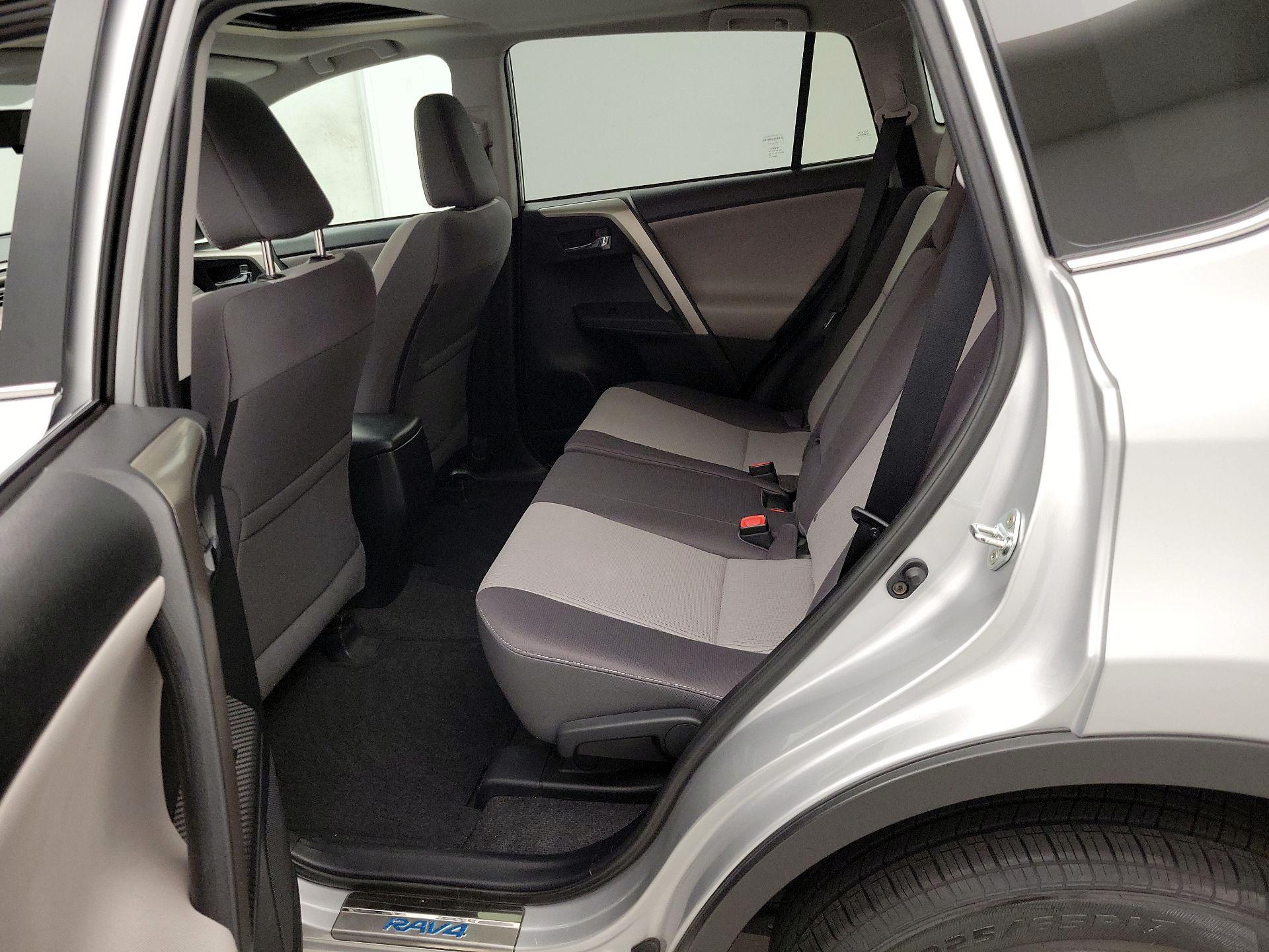 Thumbnail: 2015 Toyota RAV4 - 20