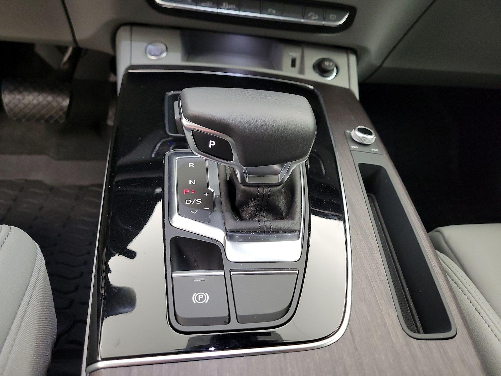 2024 Audi Q5 Premium - Photo 19
