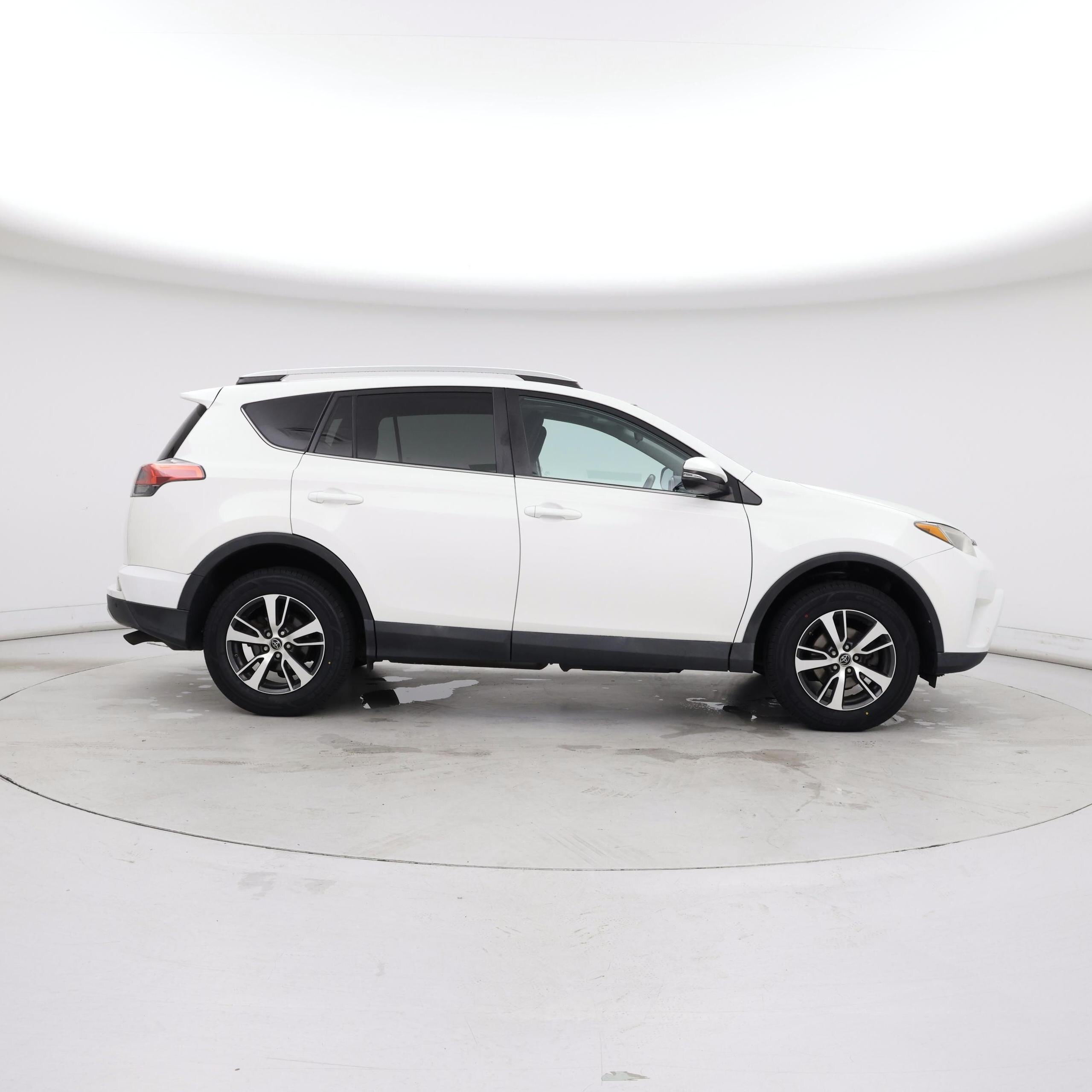 Thumbnail: 2016 Toyota RAV4 - 7