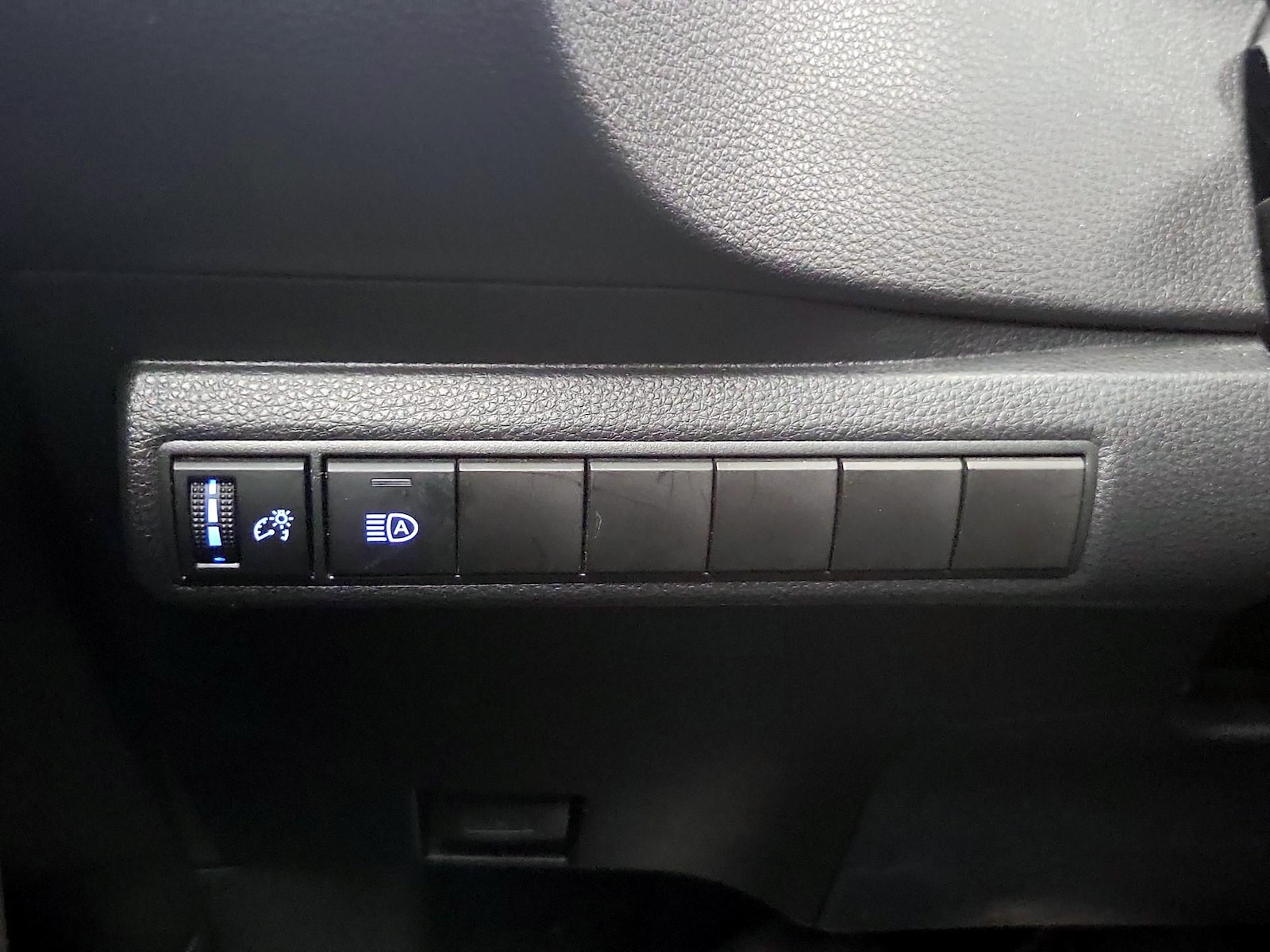 2022 Toyota Corolla LE - Photo 14