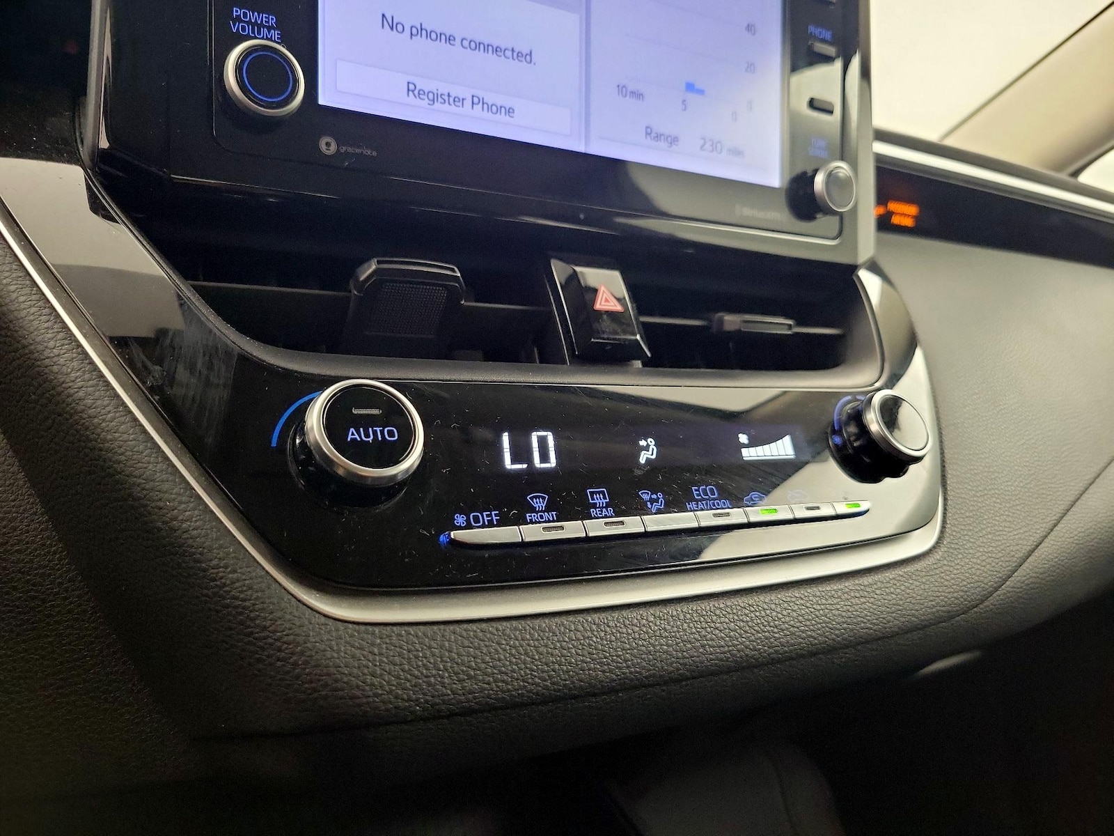2022 Toyota Corolla LE - Photo 17