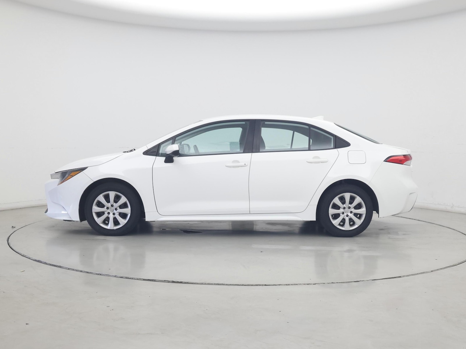 2022 Toyota Corolla LE - Photo 4