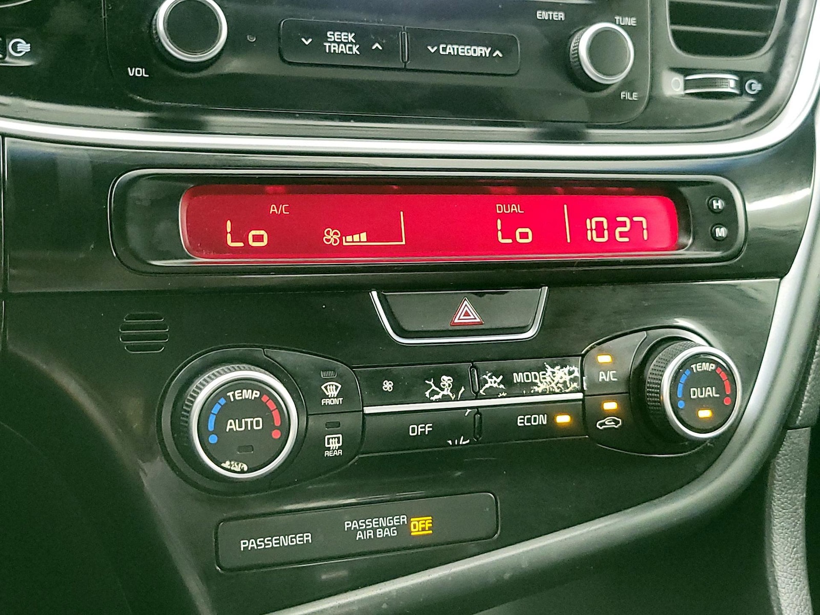 2016 Kia Optima LX Hybrid - Photo 17