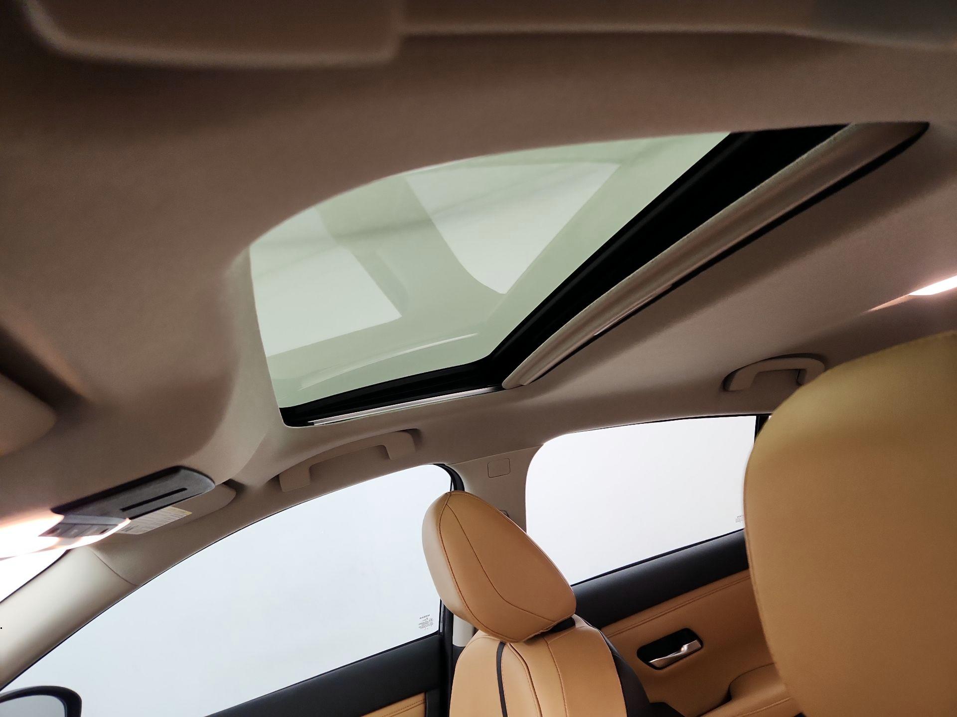 Thumbnail: 2020 Nissan Sentra - 19