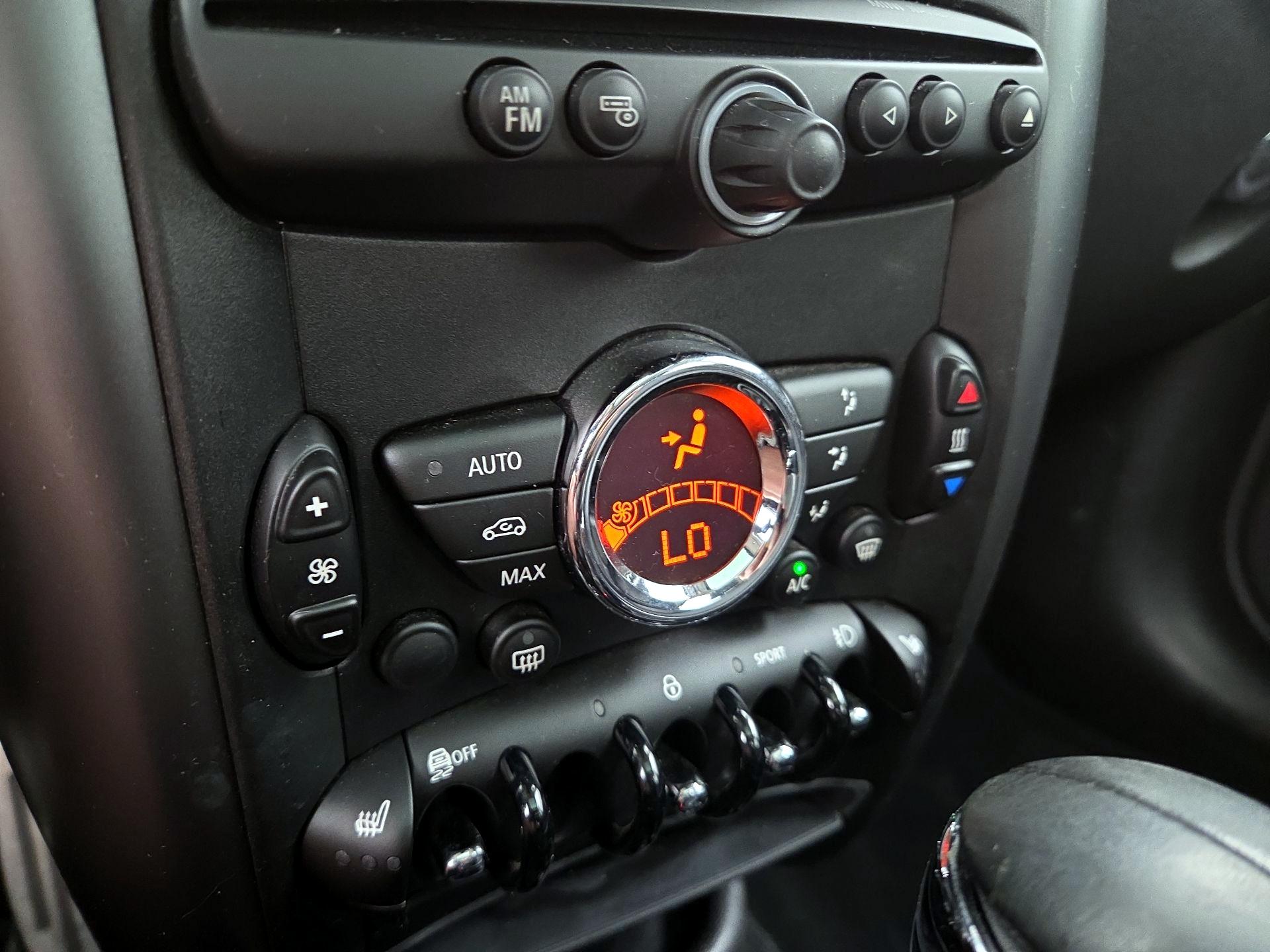 Thumbnail: 2016 MINI Cooper Countryman - 17