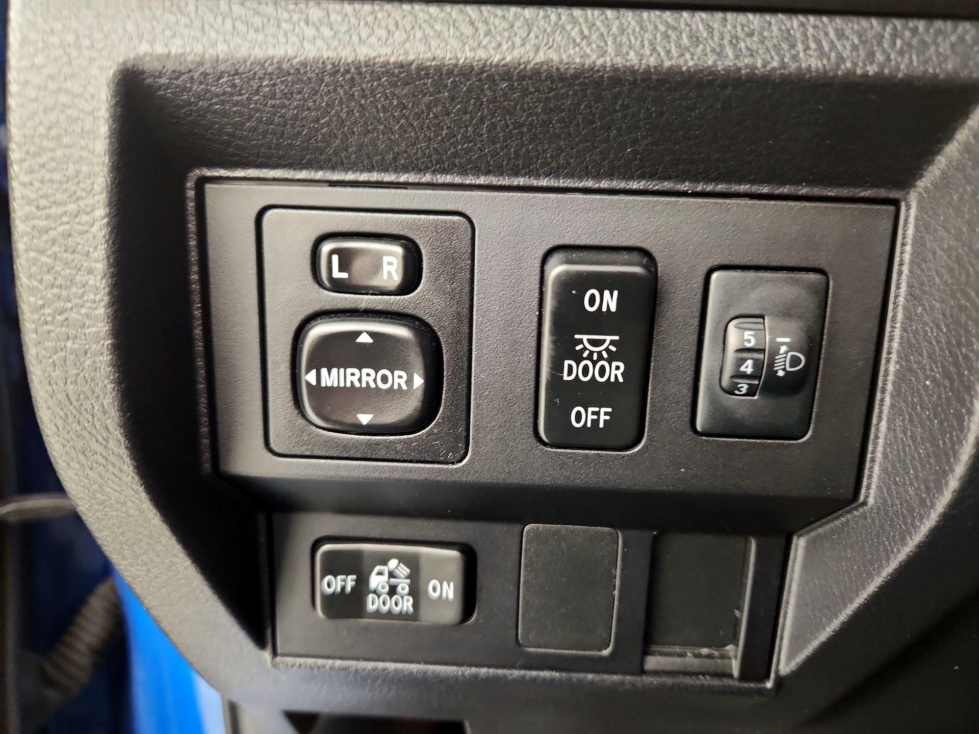 Thumbnail: 2017 Toyota Tundra - 13