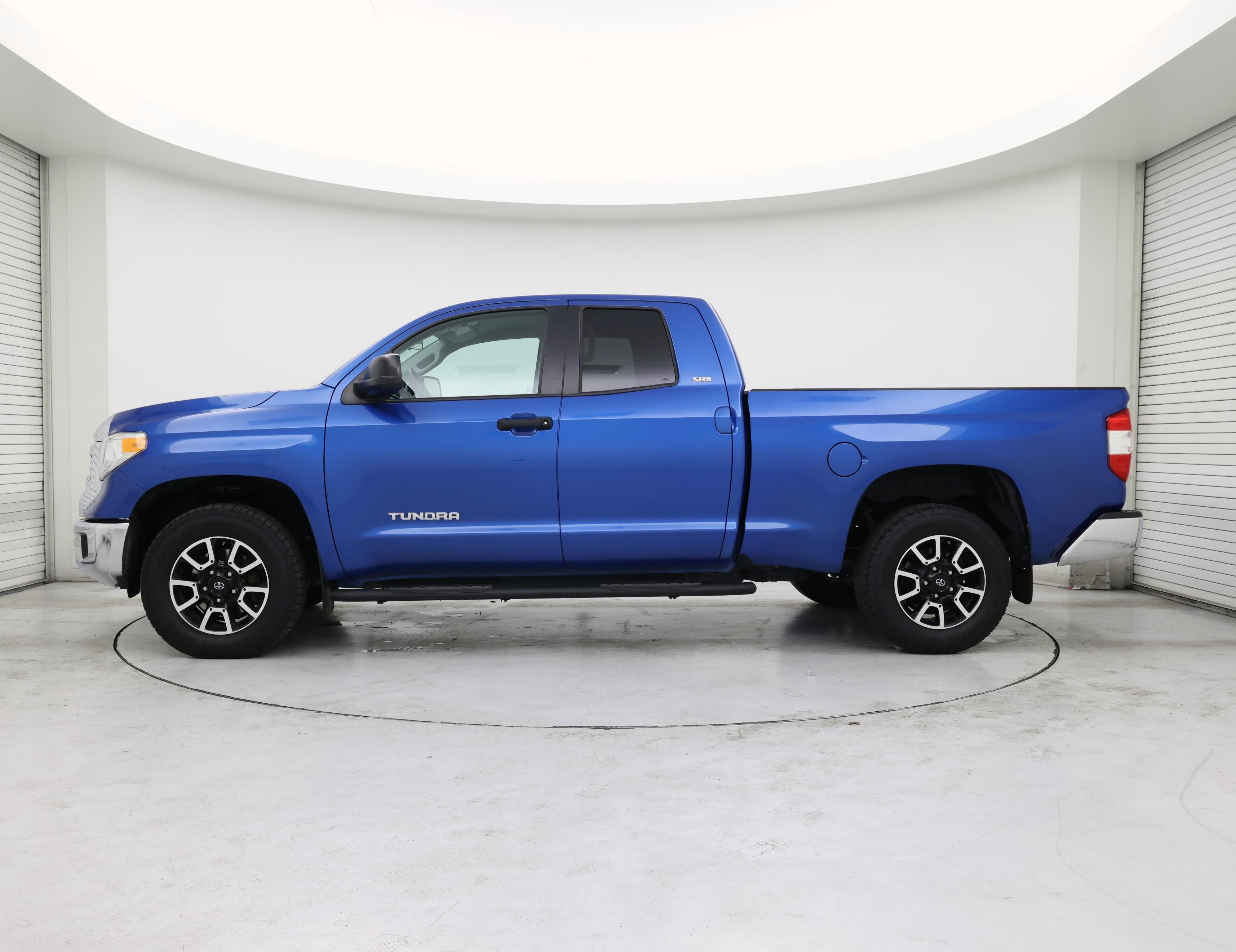 Thumbnail: 2017 Toyota Tundra - 3