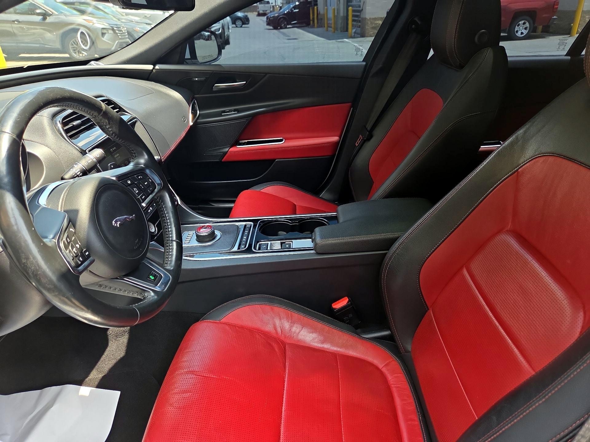 Thumbnail: 2017 Jaguar XE - 11