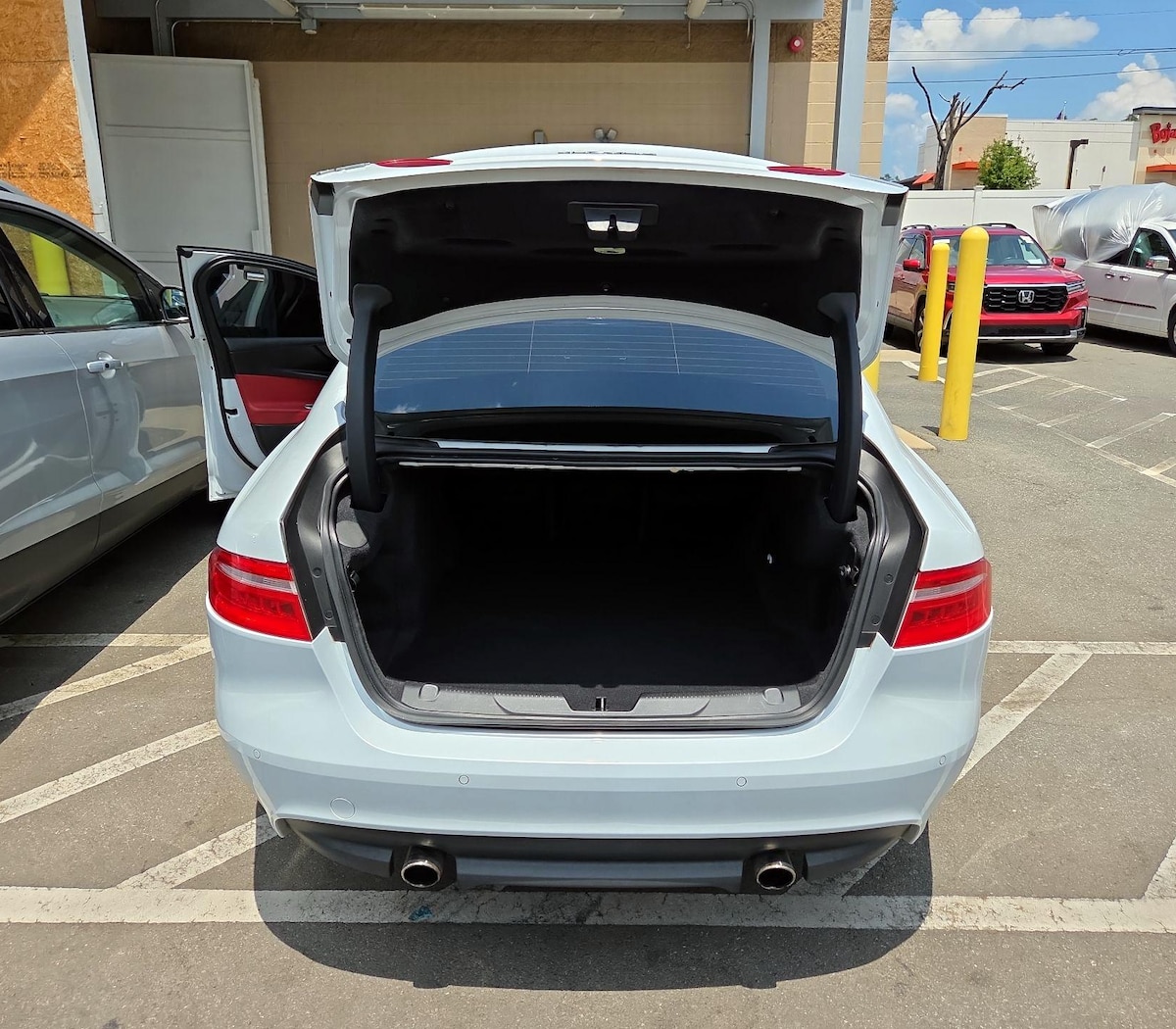 Trunk/Cargo (Seats Up)