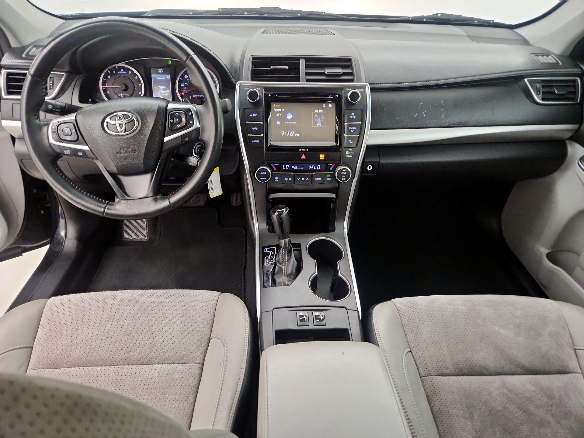 Thumbnail: 2016 Toyota Camry - 9