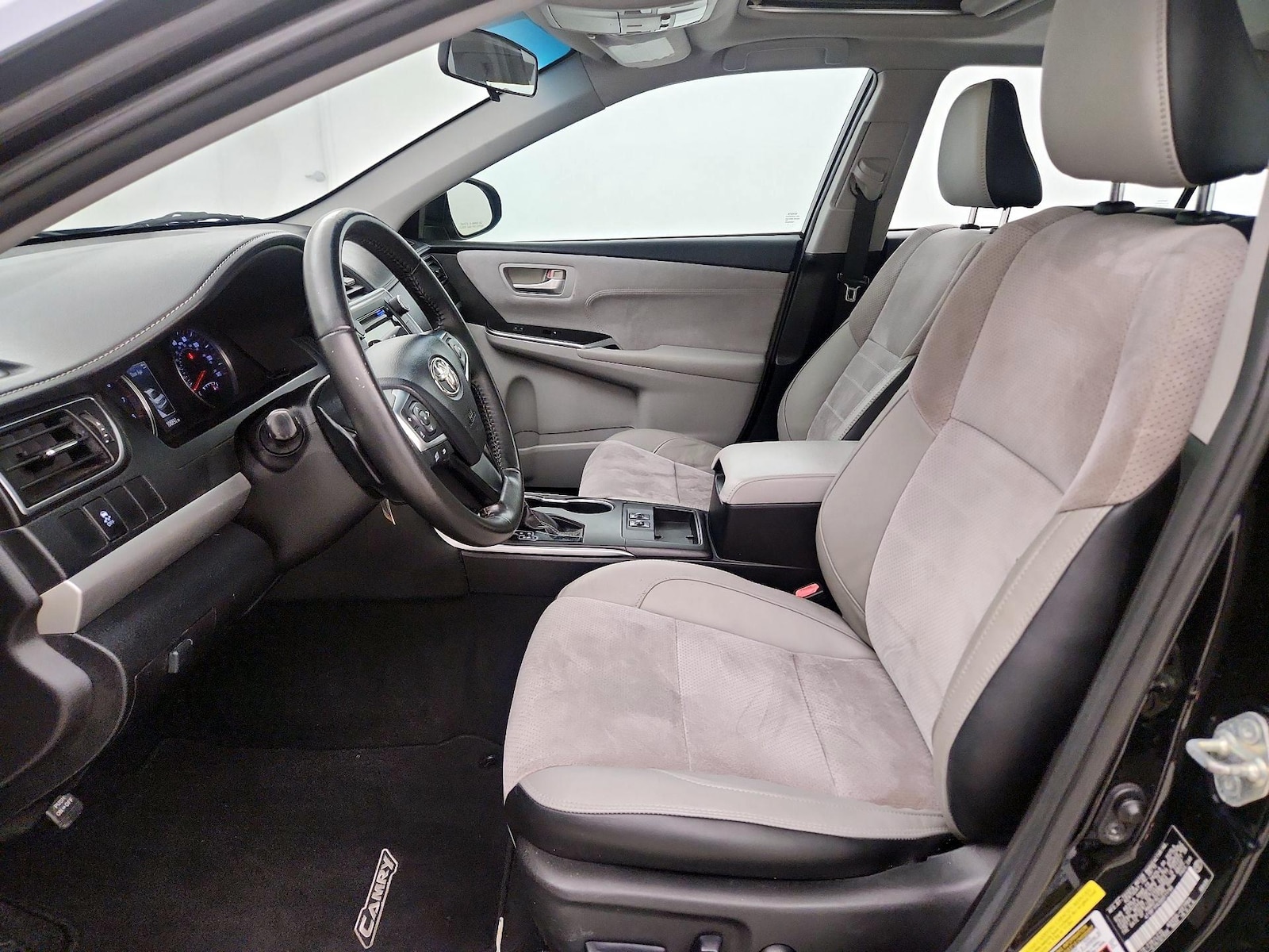 2016 Toyota Camry XSE - Photo 12