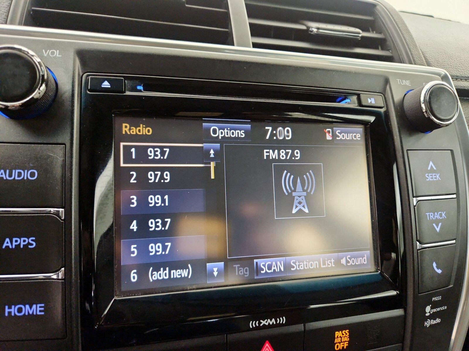 2016 Toyota Camry XSE - Photo 16