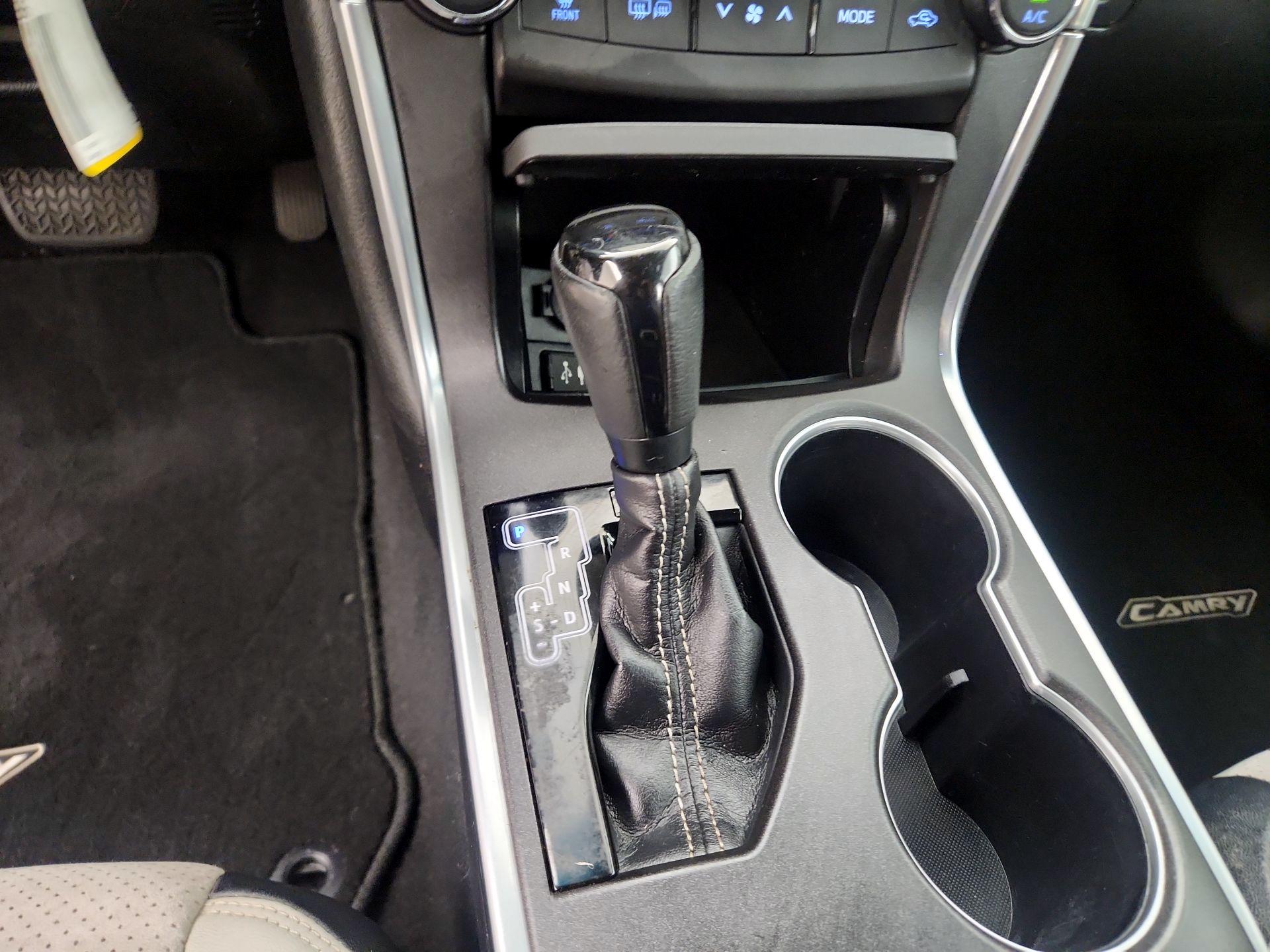 Thumbnail: 2016 Toyota Camry - 17