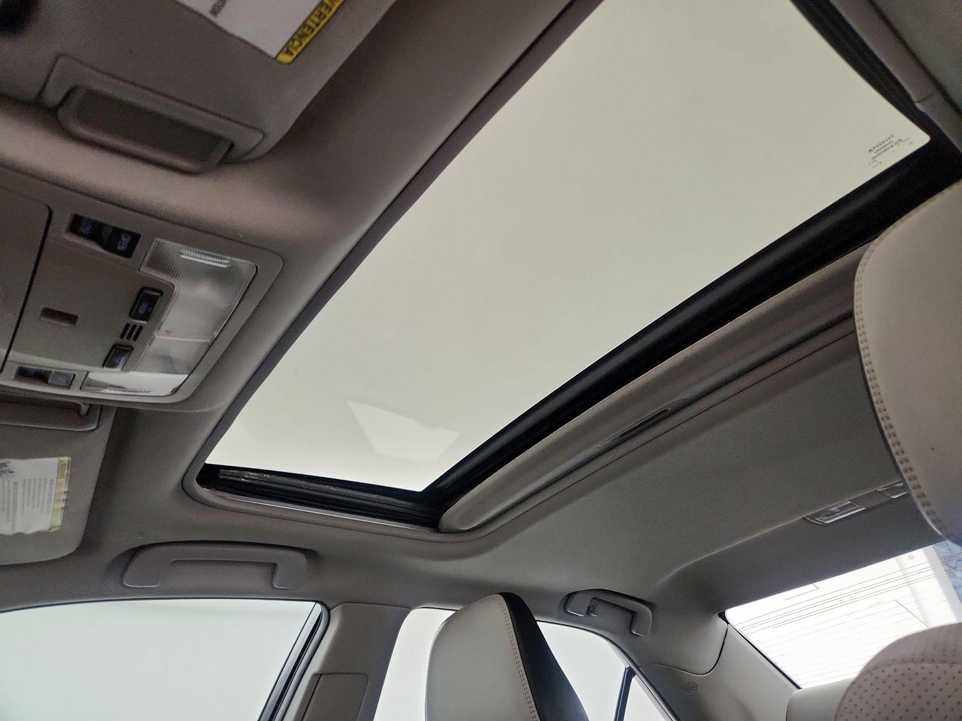 Thumbnail: 2016 Toyota Camry - 19