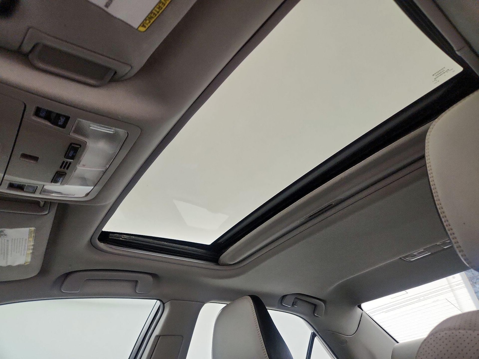 2016 Toyota Camry XSE - Photo 20
