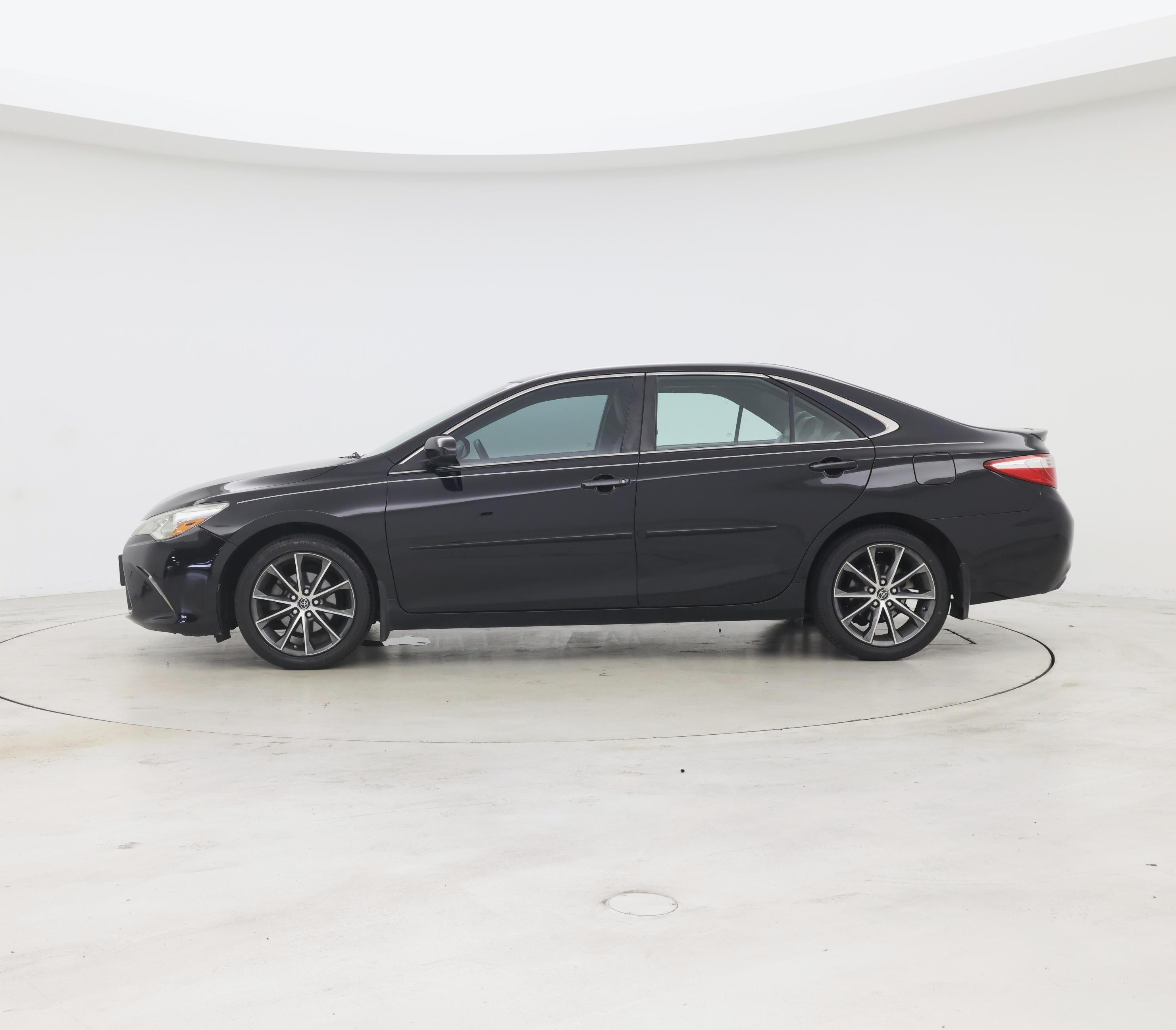 Thumbnail: 2016 Toyota Camry - 3