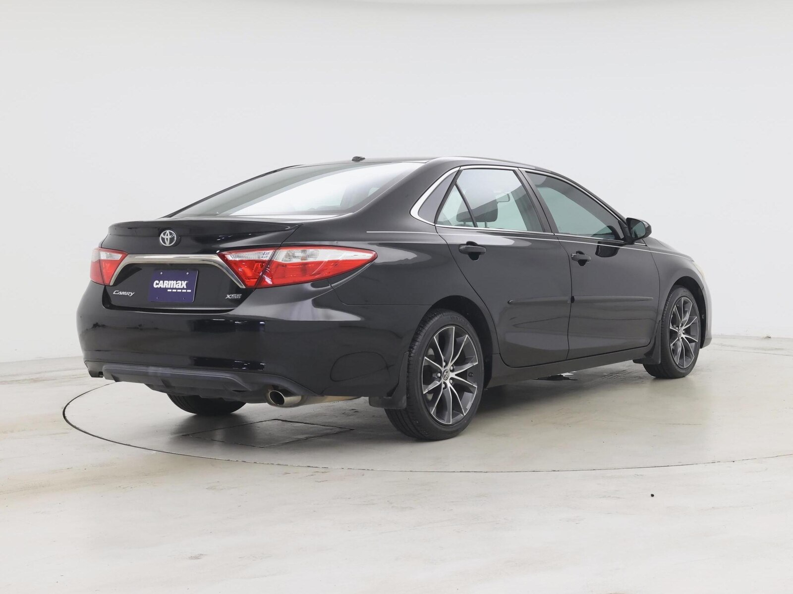 2016 Toyota Camry XSE - Photo 9