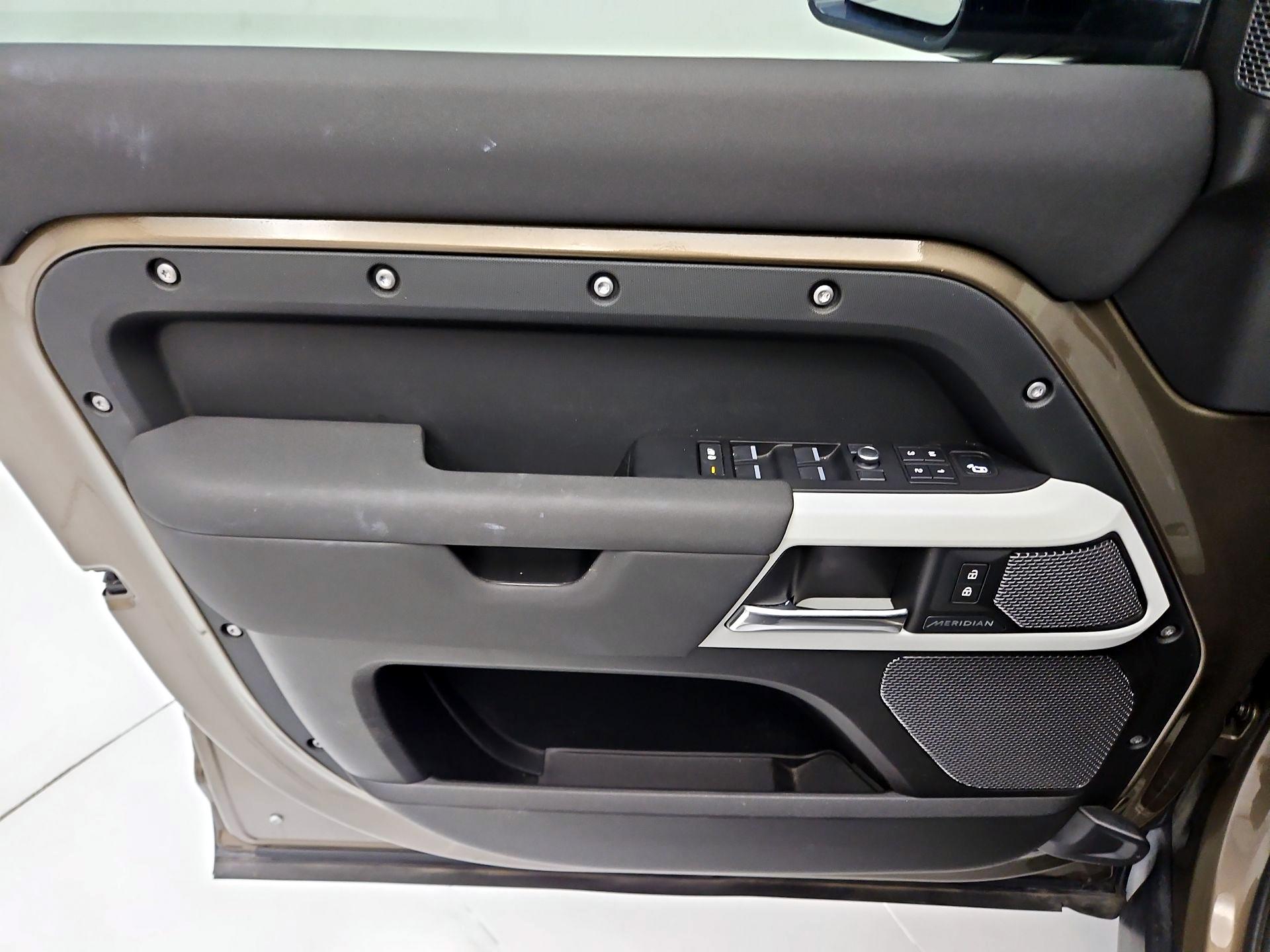 Thumbnail: 2020 Land Rover Defender - 12