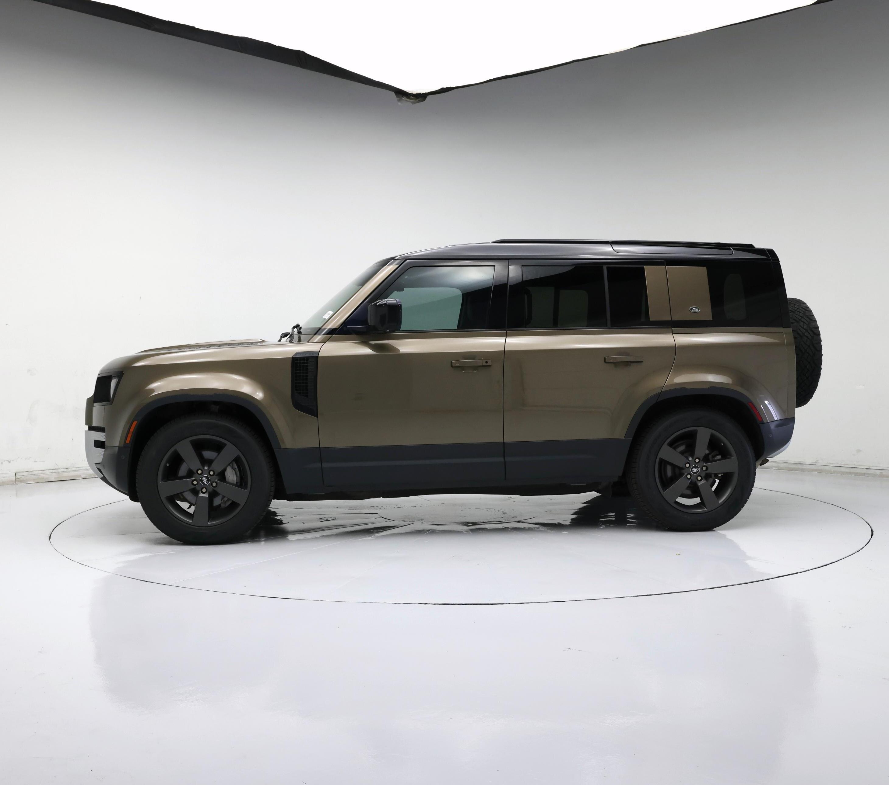 Thumbnail: 2020 Land Rover Defender - 3
