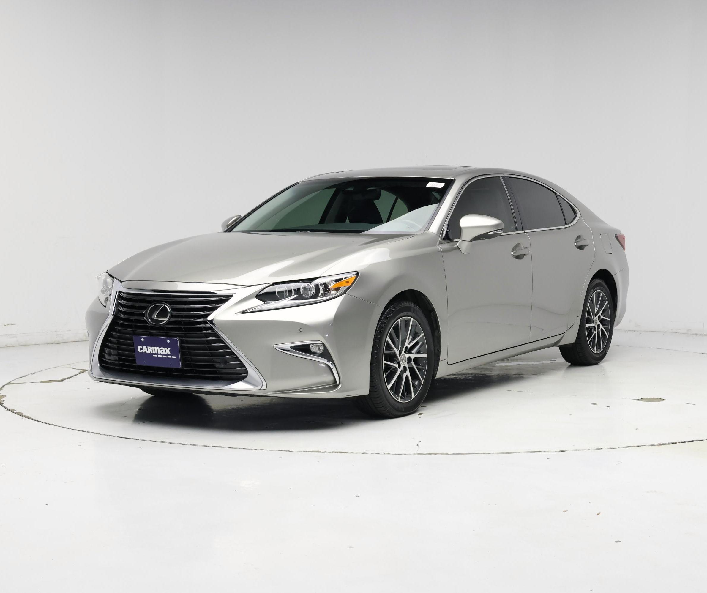 Thumbnail: 2018 Lexus ES - 4
